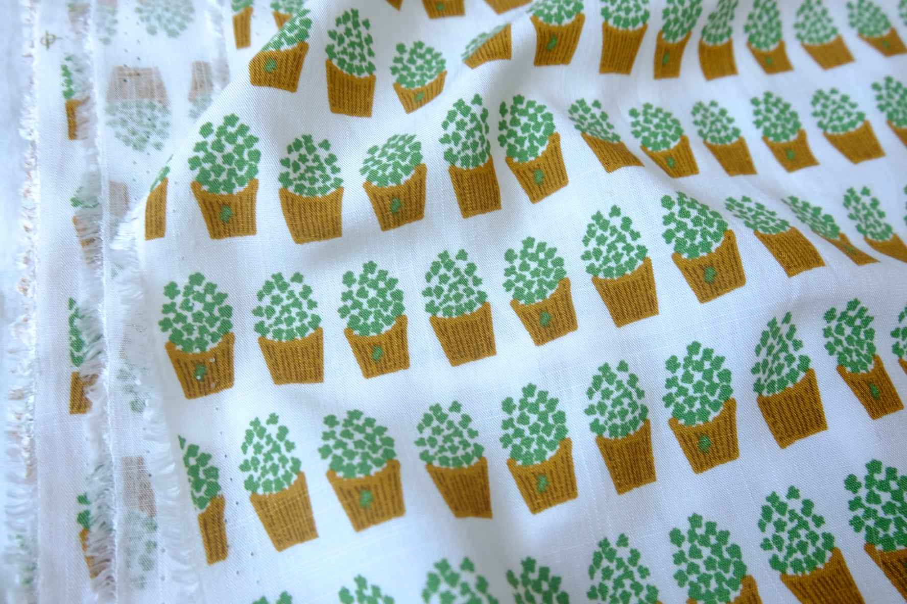 Japanese Fine Linen Potted Plant Fabric - 1.64 yd