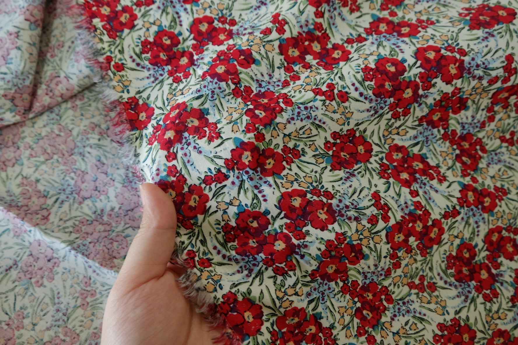 Red Ditsy Floral Lightweight Cotton Fabric – 2.2 yd