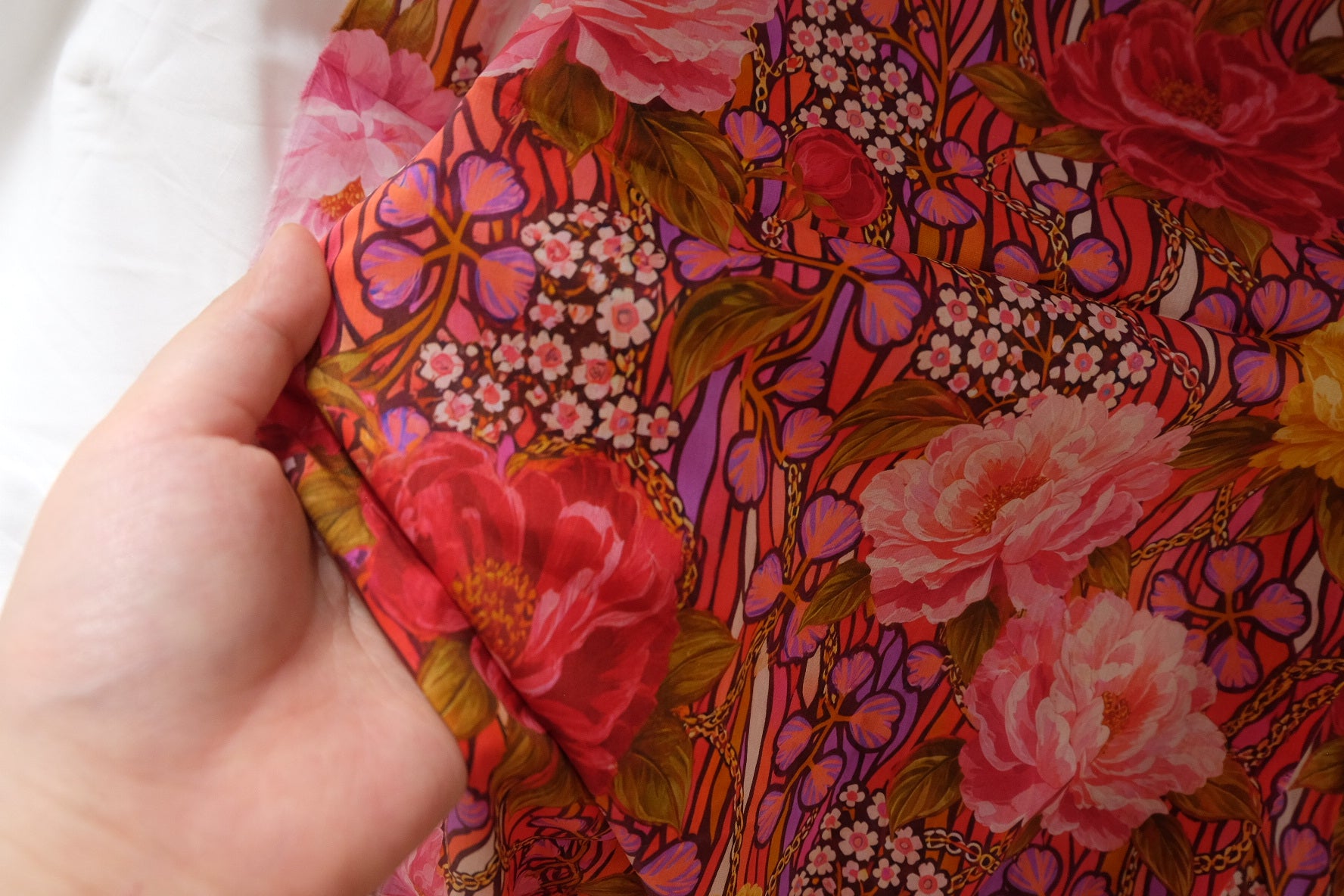 Statement Floral Cotton Lawn – 3.3 yd