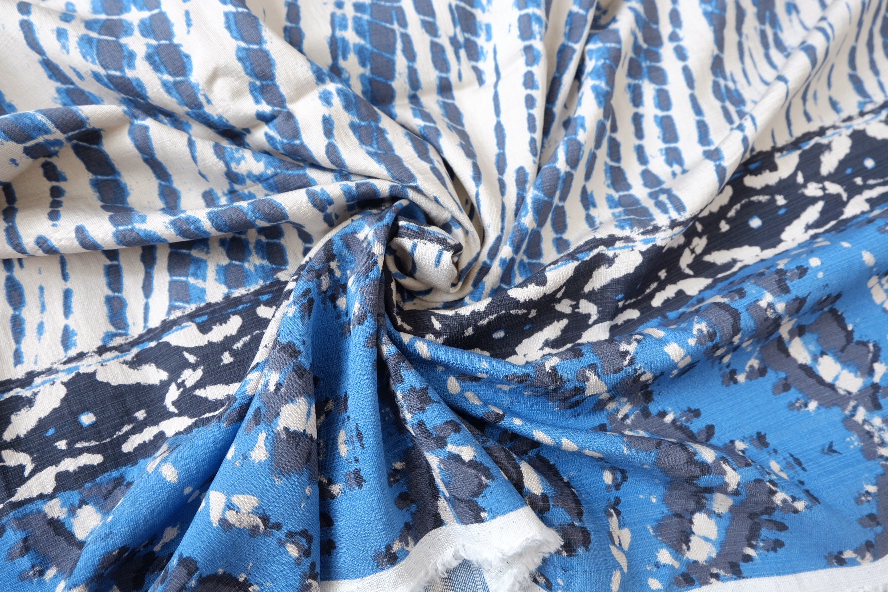 Heavy Tencel Linen Double-Border Fabric in Blue 2.1 Yards