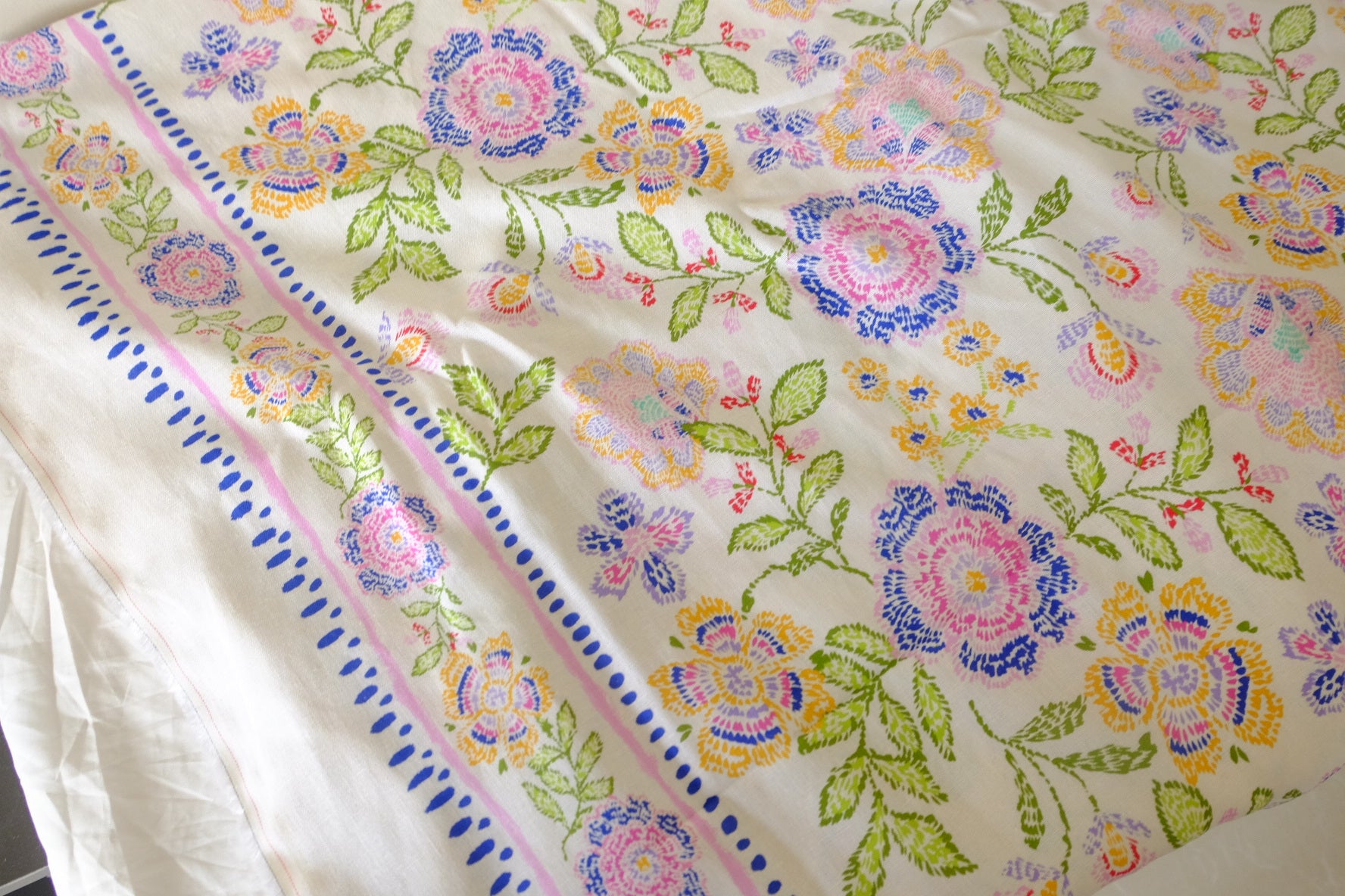Border Garden Floral Cotton Linen Fabric — Minor Flaw, 2.19 Yards