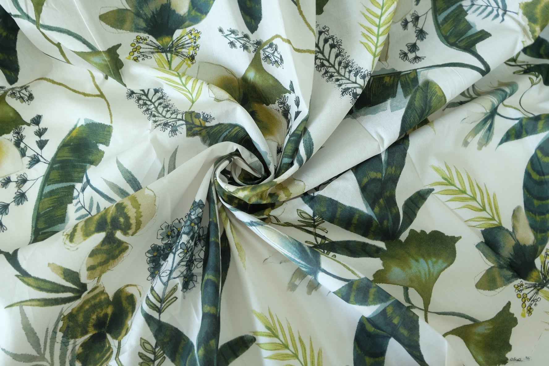 Green Tropical Botanical Cotton Fabric – 2.7 yd