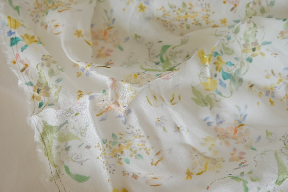 Spring Meadow – Delicate Floral Viscose Fabric – 3.28 yd