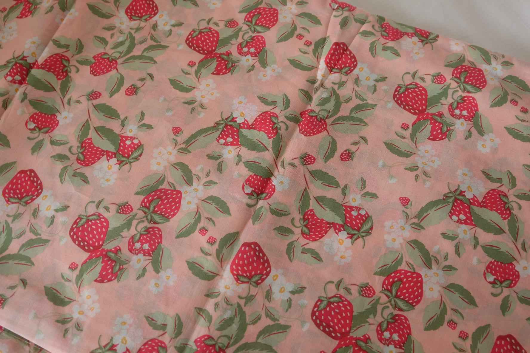 Strawberry Garden Cotton Lawn Fabric – 2.2 yd