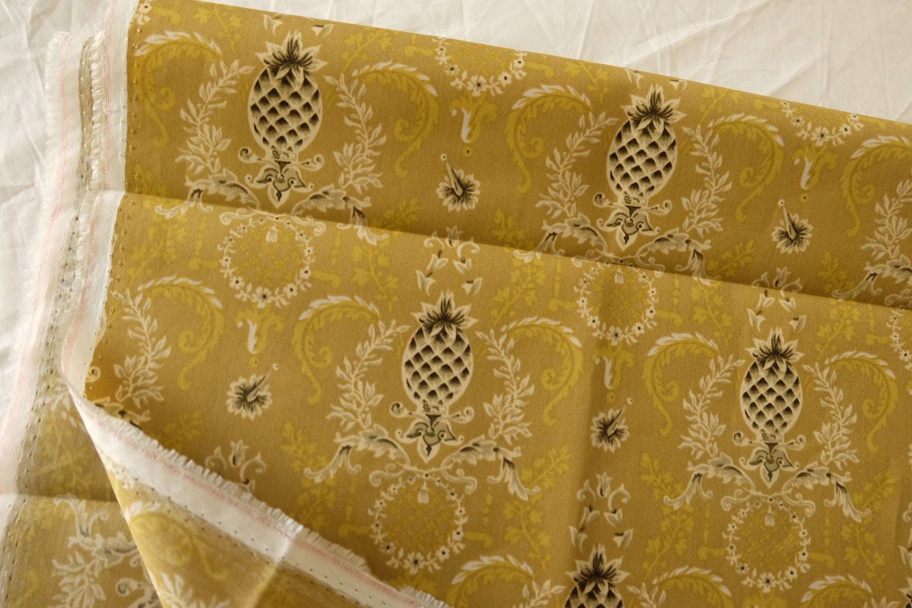 Pineapple Scroll Print Silk-Cotton Interwoven Fabric  3.28 yd Piece