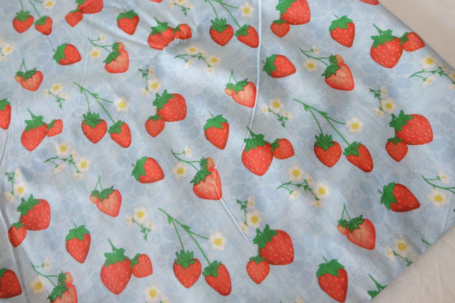 Strawberry & Daisy Cotton Lawn Fabric – 1.6 yd