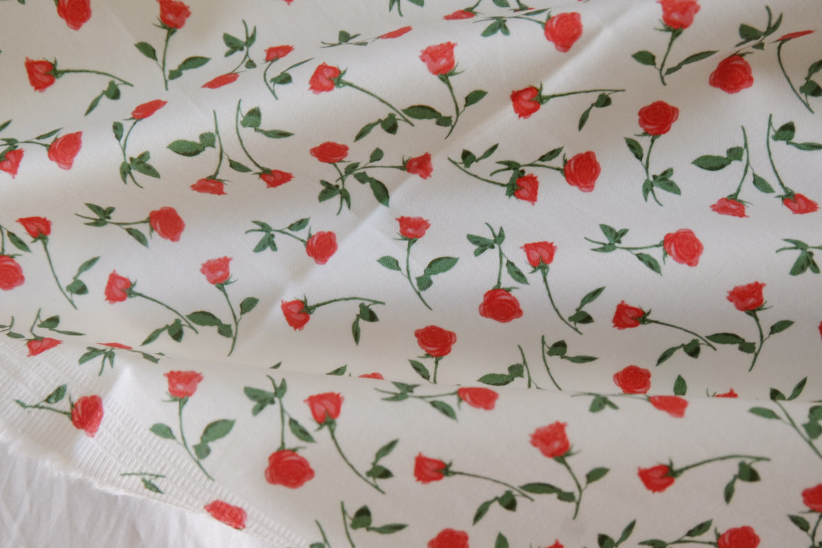 Little Red Roses Cotton Sateen – 2.19 yd