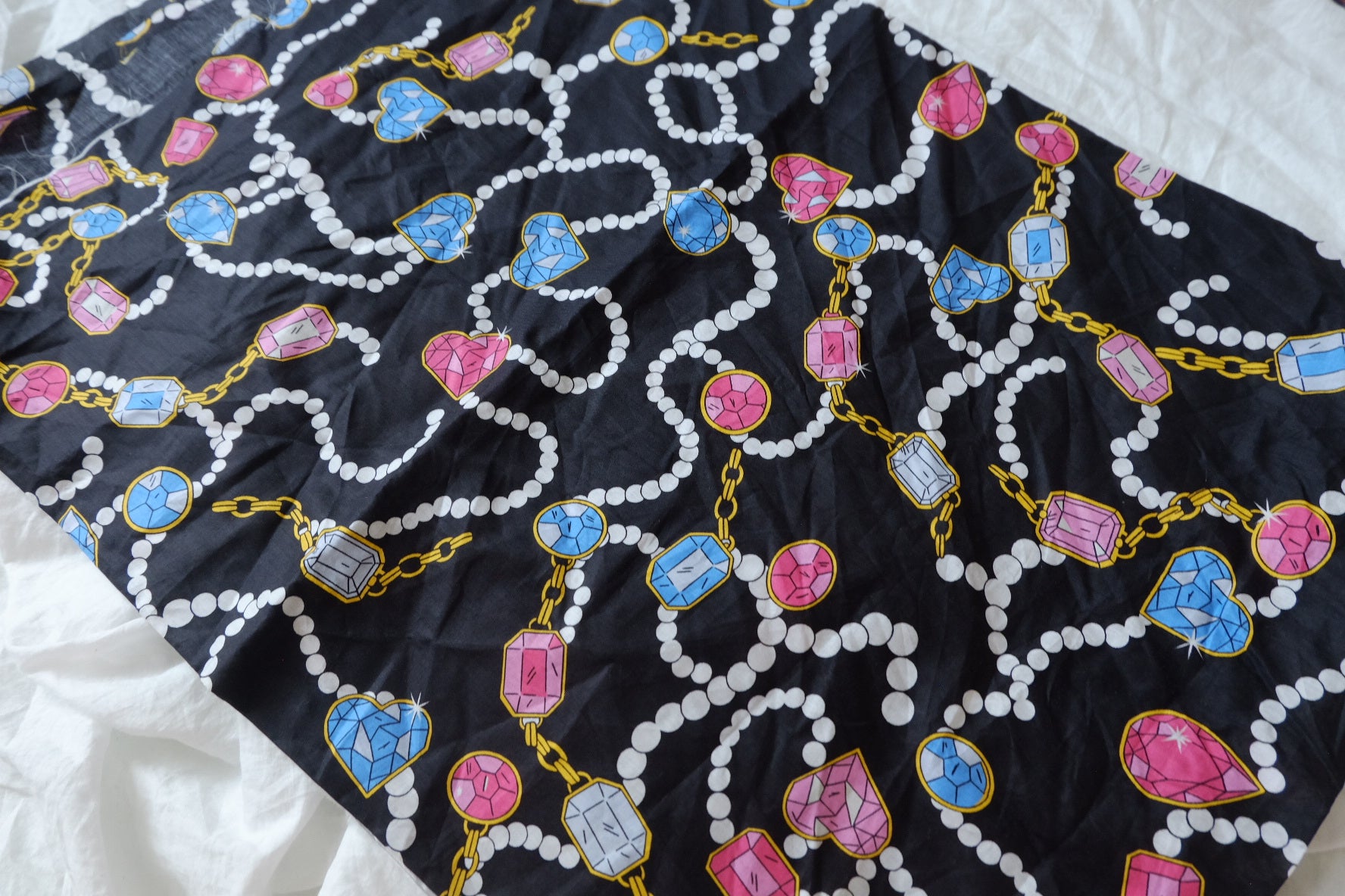 Jewelry Scarf Print Cotton Lawn — 1.1 yd