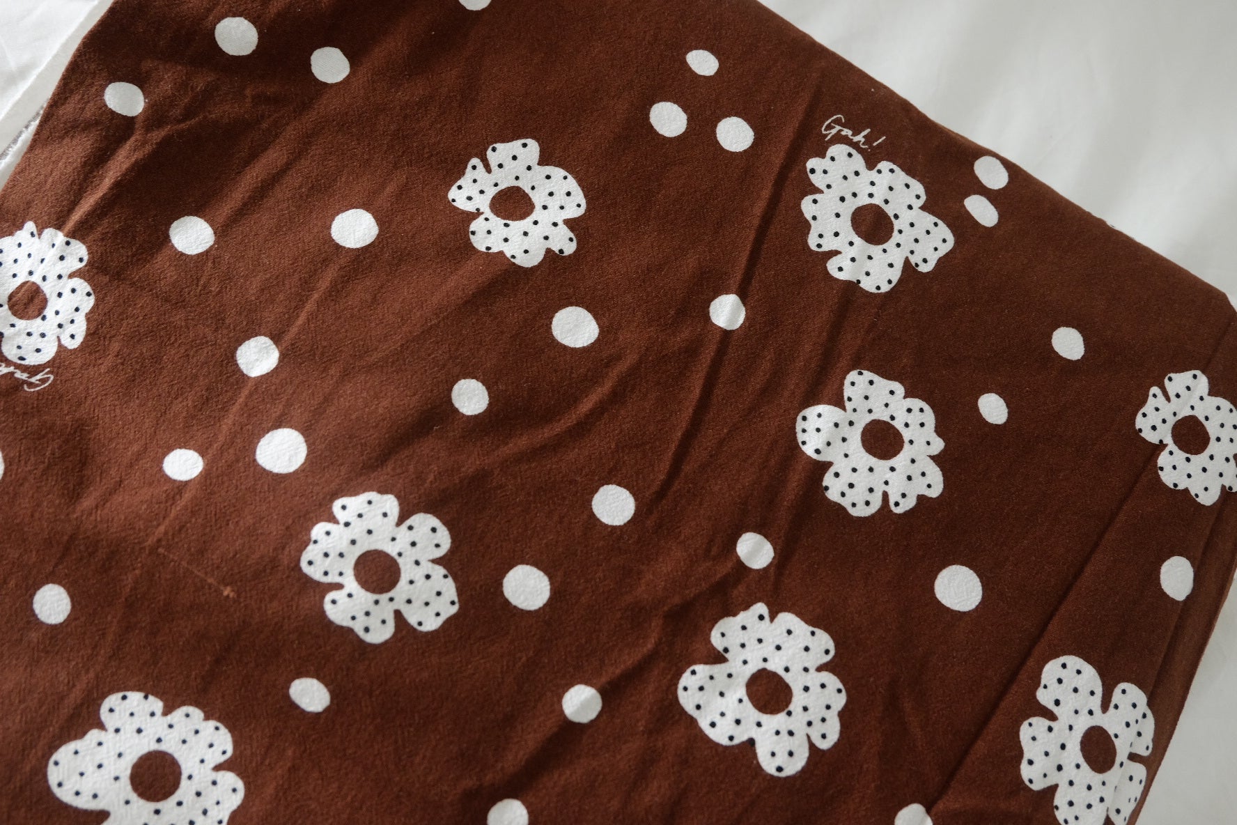 Chocolate Daisy Linen Cotton – 3.3 yd