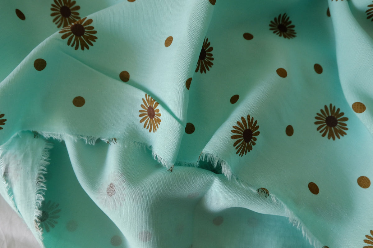 Mint Daisy – Cupro Linen Blend Fabric | 2.2 Yards