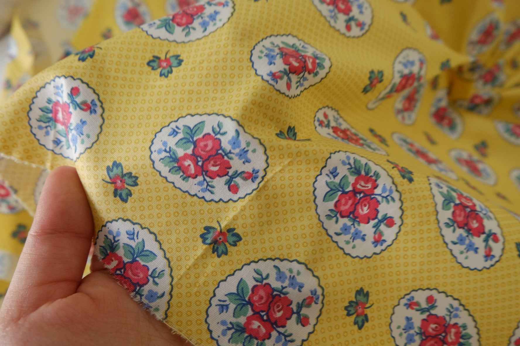 Vintage Rose Medallion Cotton Poplin Fabric – 1.6 yd
