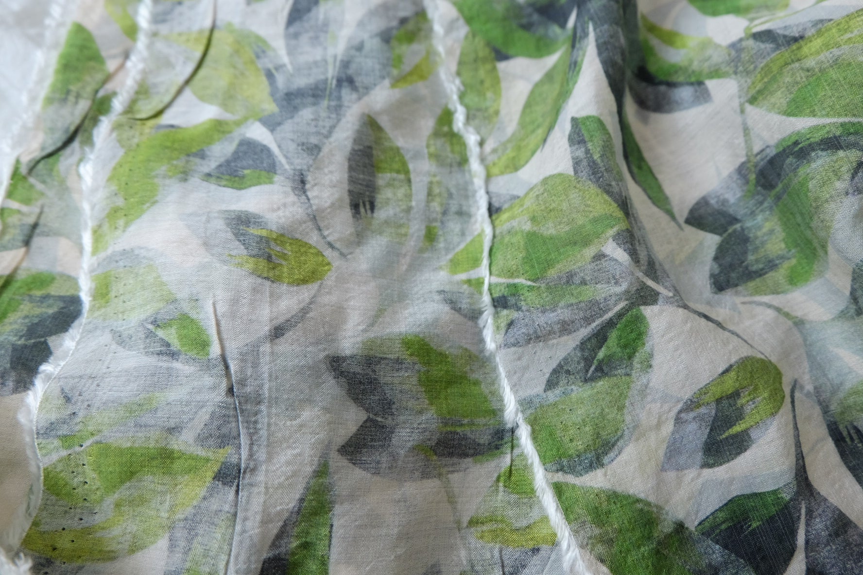 Lightweight Semi-Sheer Tencel Linen Leaf Print 2.0 Yards