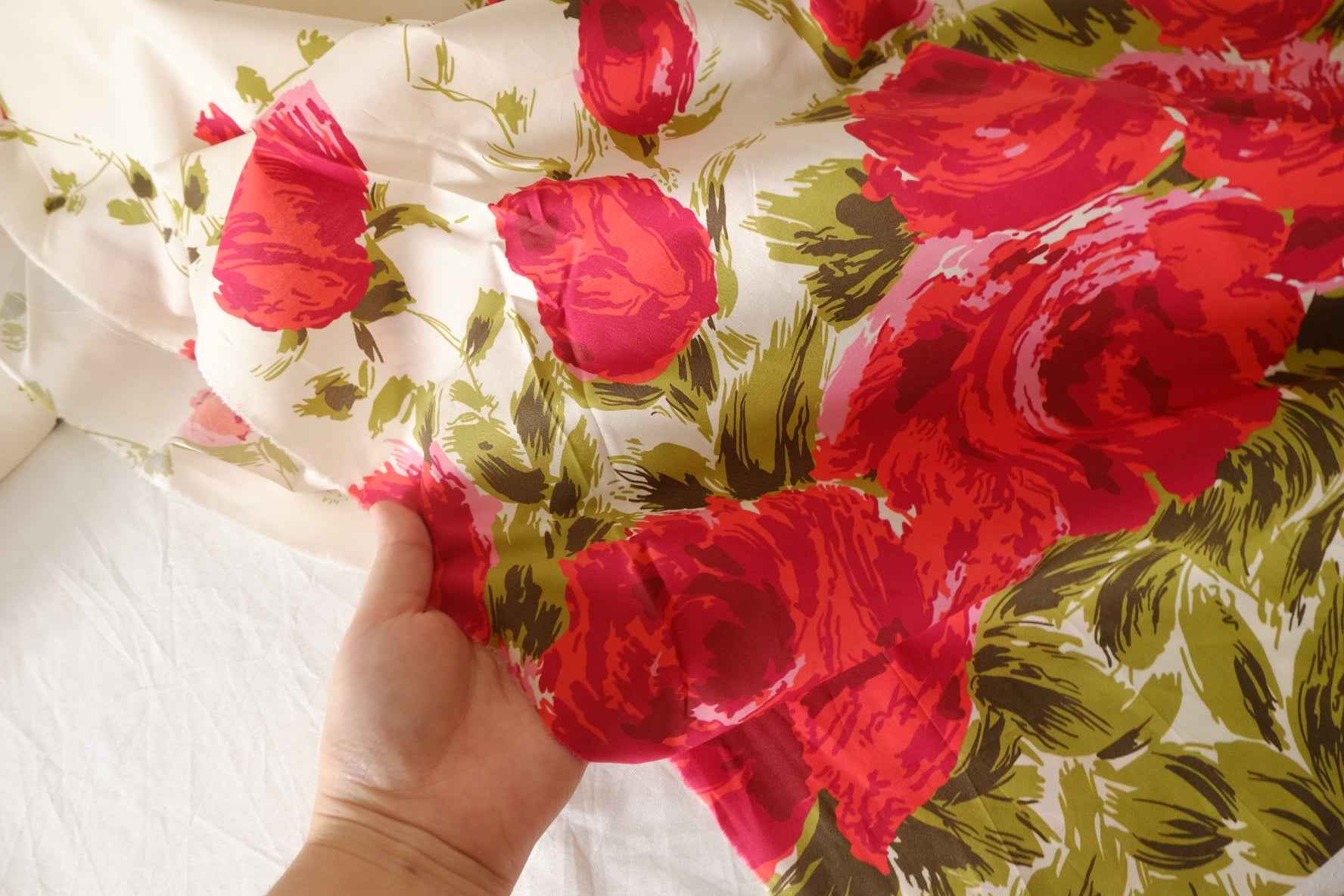 Border Rose Cotton Lawn Fabric – 3.6 yd