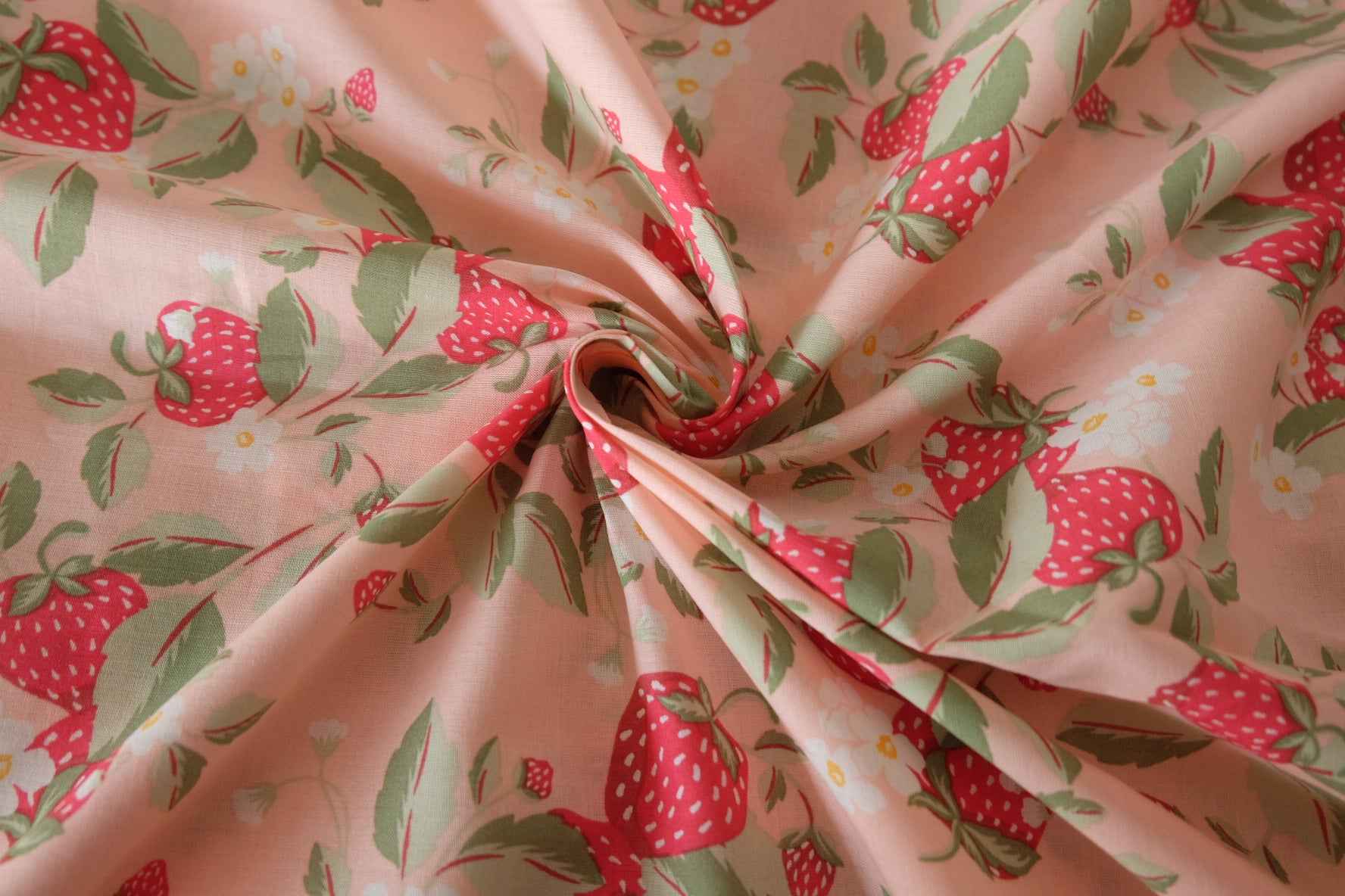 Strawberry Garden Cotton Lawn Fabric – 2.2 yd
