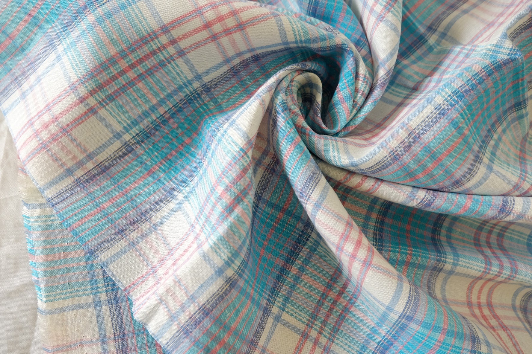 Aqua & Blush Plaid Yarn-Dyed Linen Fabric – 2.19 yd Piece