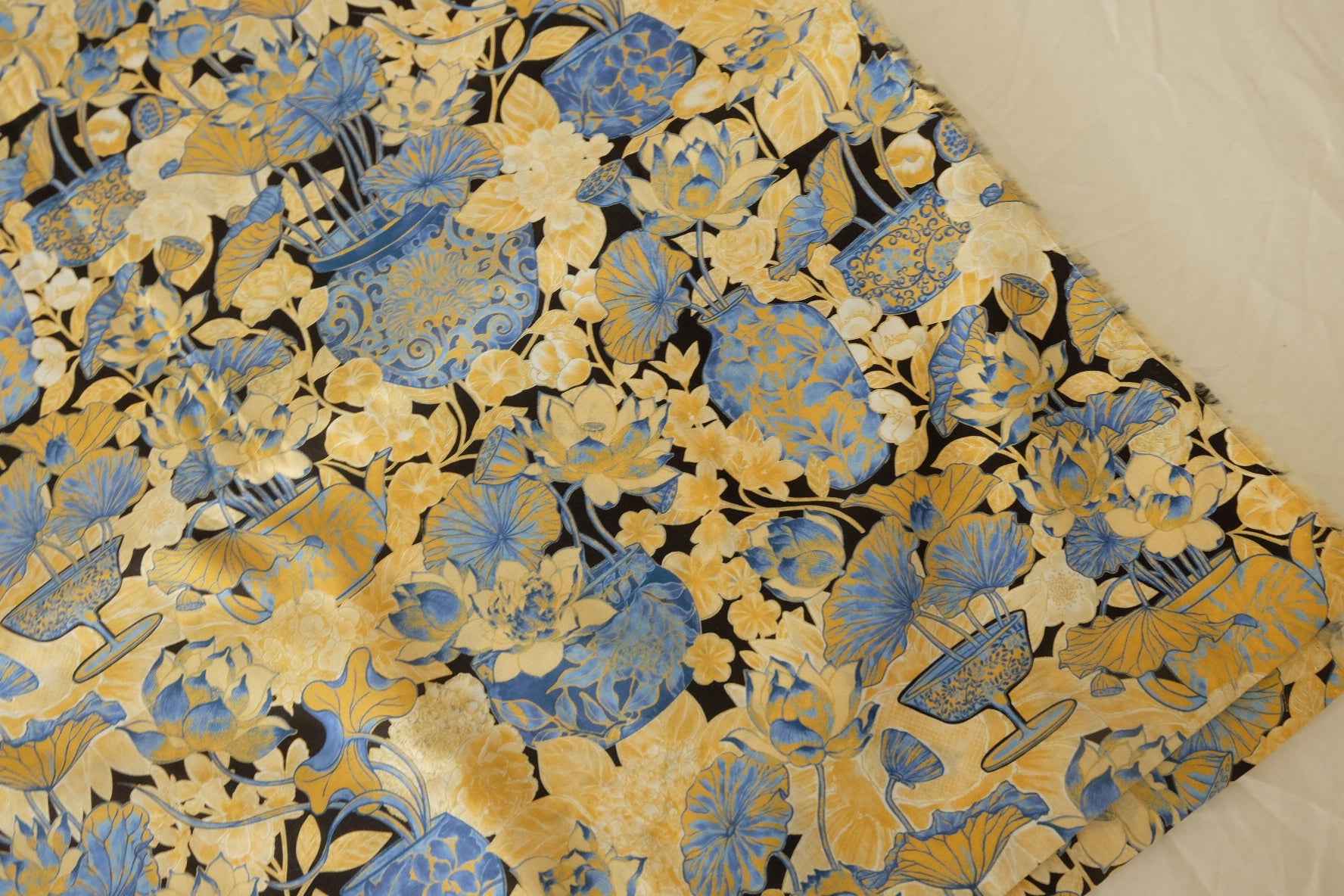 Porcelain Garden Silky Cotton Lawn – 3.28 yd