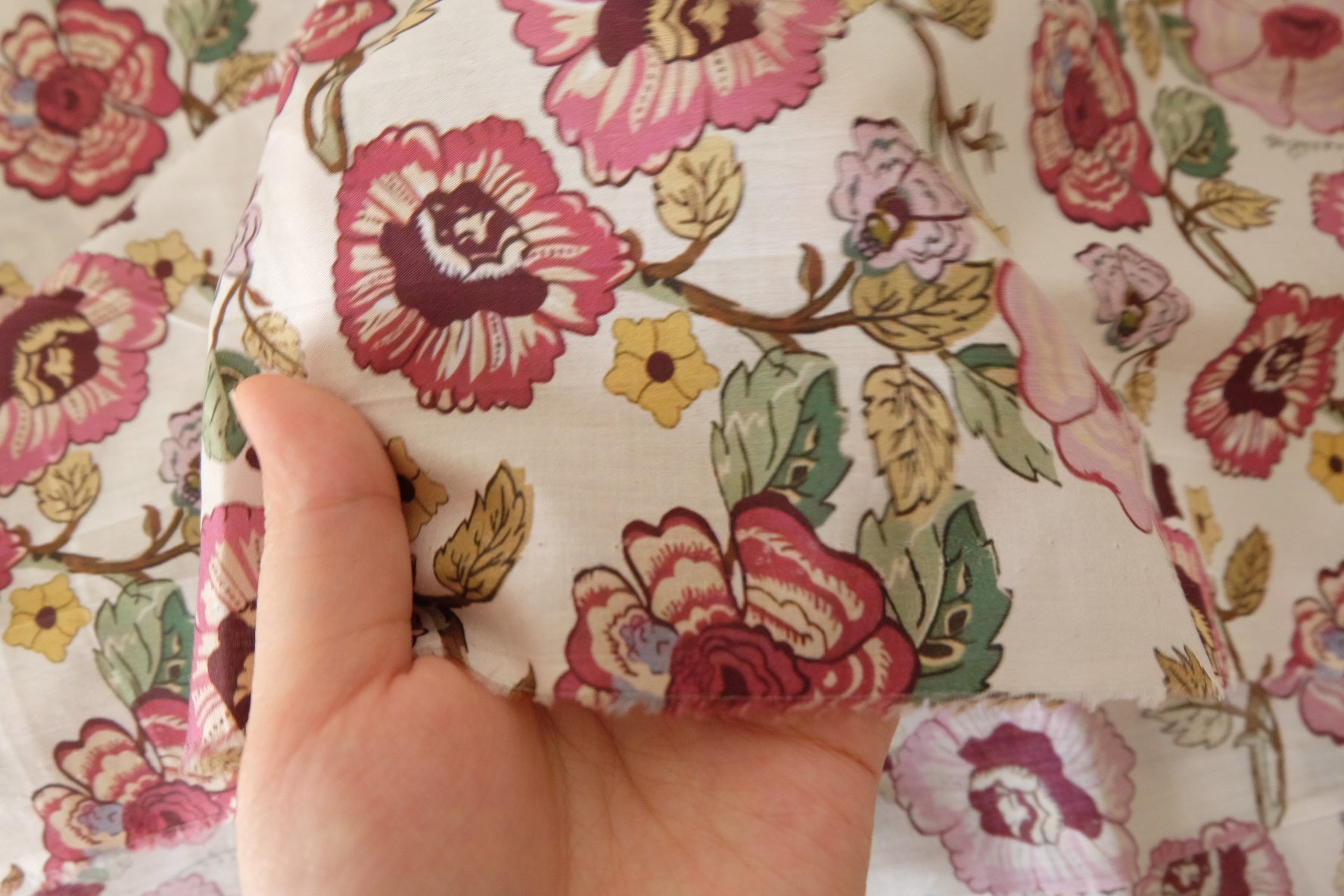 Vintage Floral Cotton Lawn Fabric – 1.7 yd
