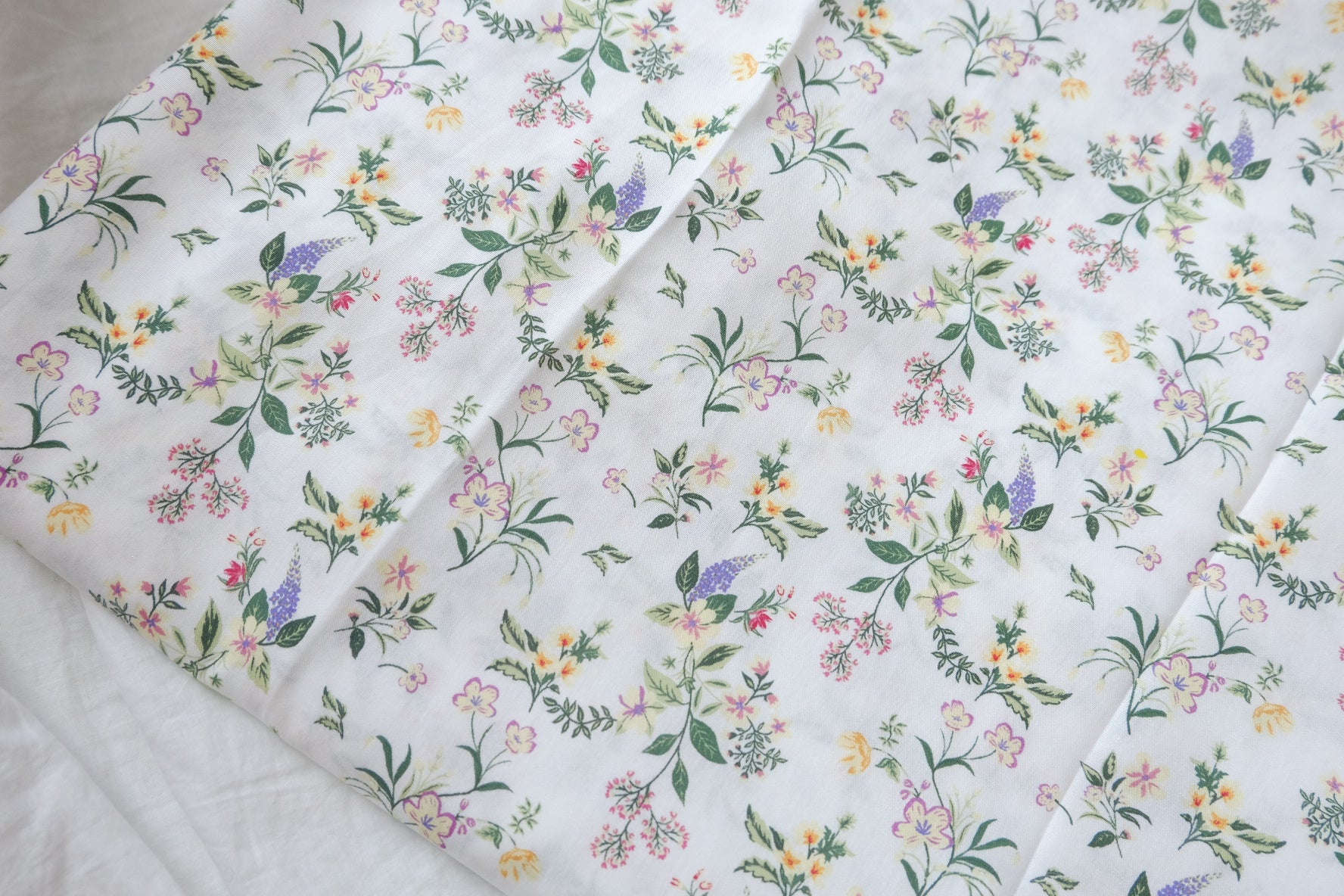 Wildflower Sprig Cotton, 1.6 Yards