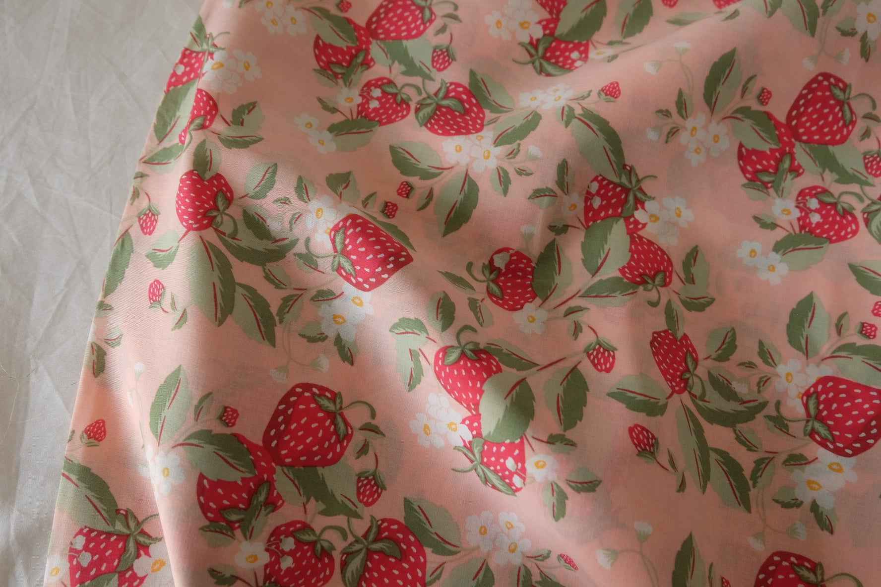 Strawberry Garden Cotton Lawn Fabric – 2.2 yd