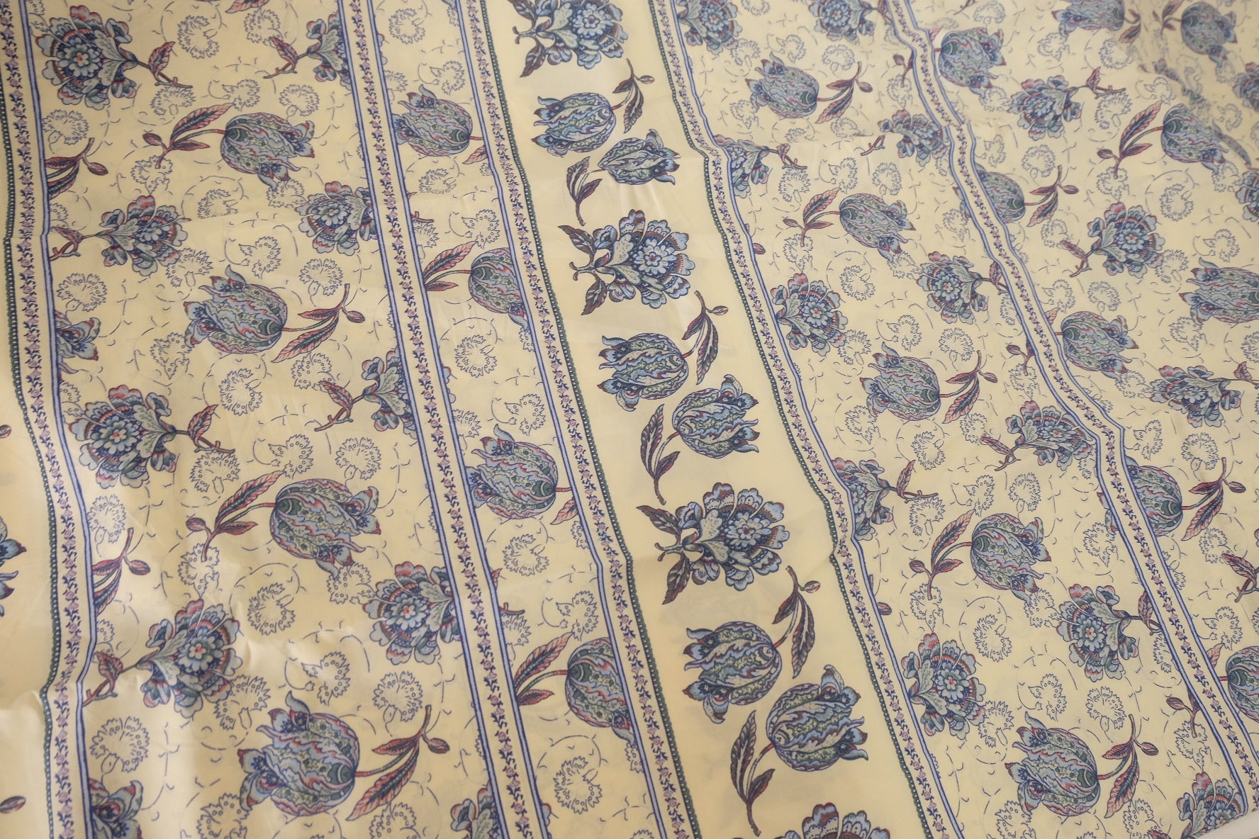 Pastel Tulip Border Cotton Poplin Fabric – 2.2 yd