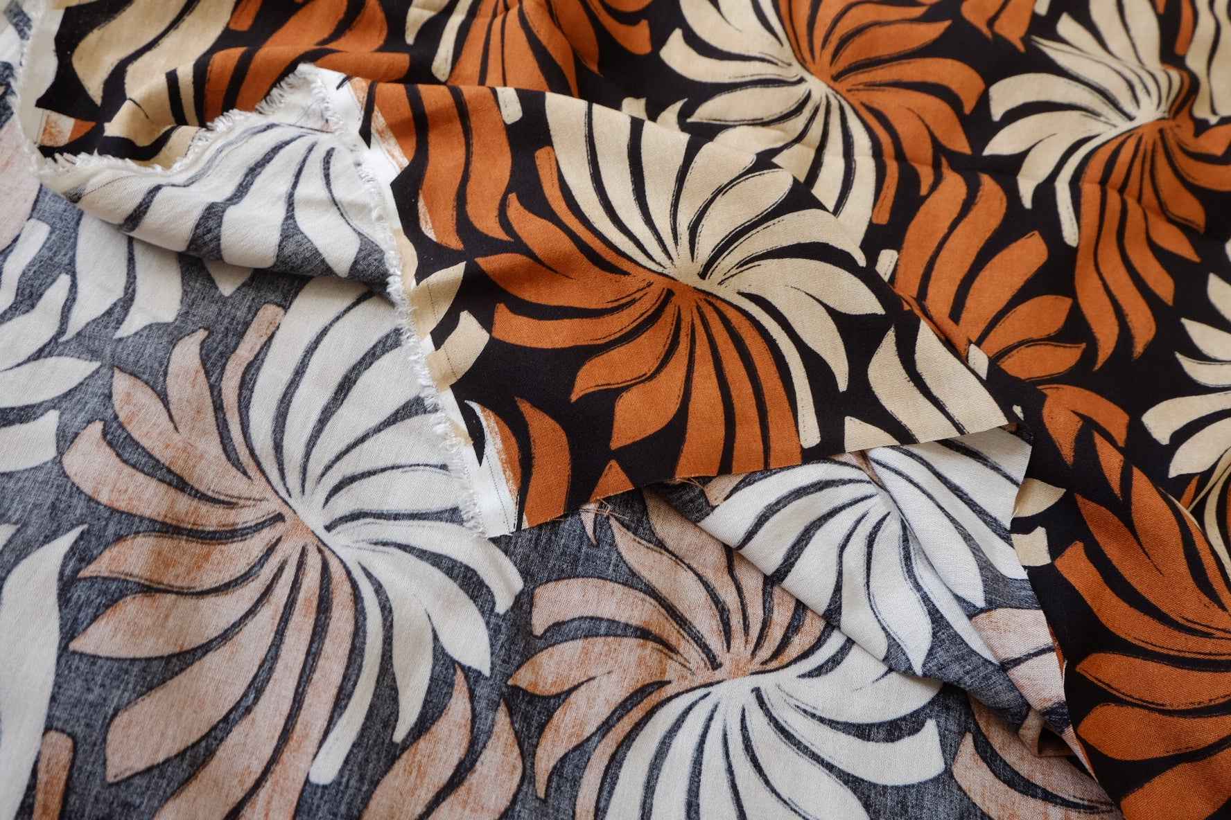 Graphic Floral Cupro Linen Blend Fabric — 3.28 yd