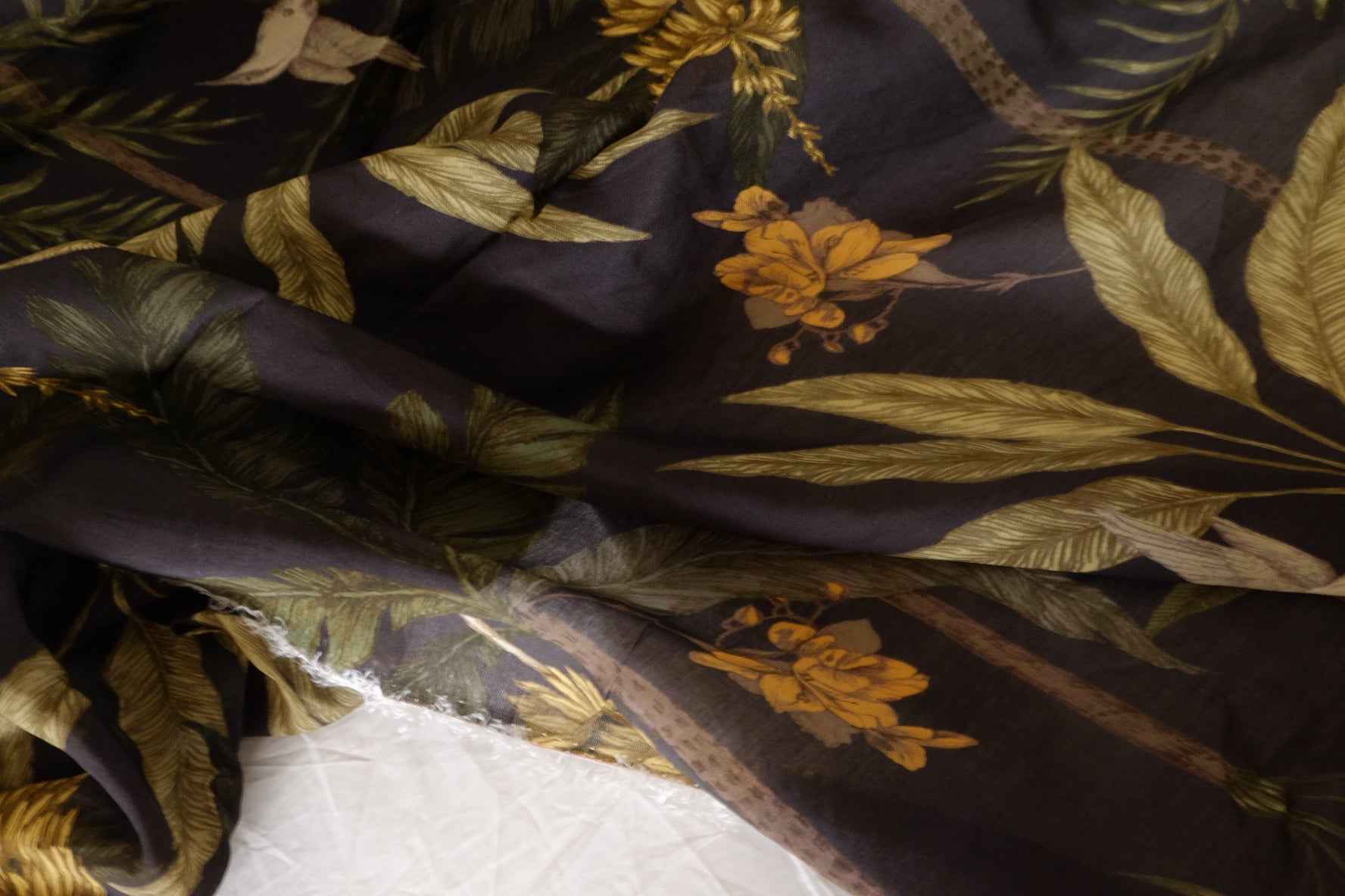 Dark Tropical Lightweight Rayon — 3.28 yd