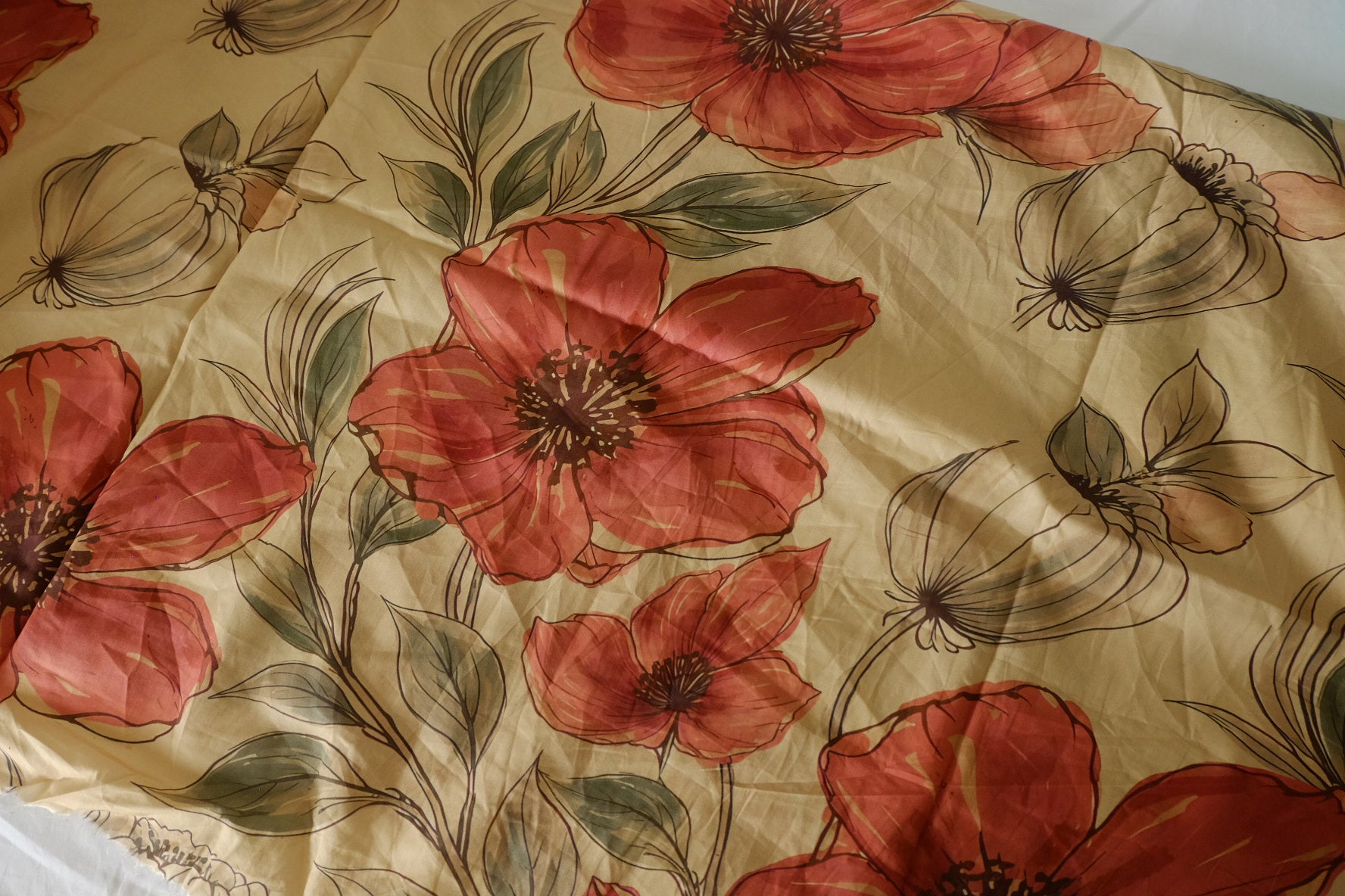 Painterly Coral Floral Cotton Lawn Fabric – 1.75 yd