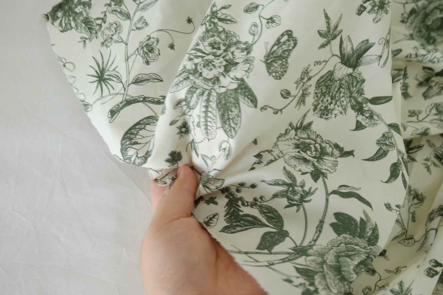 Vintage Botanical Sketch Cotton Lawn Fabric – 3.3 yd