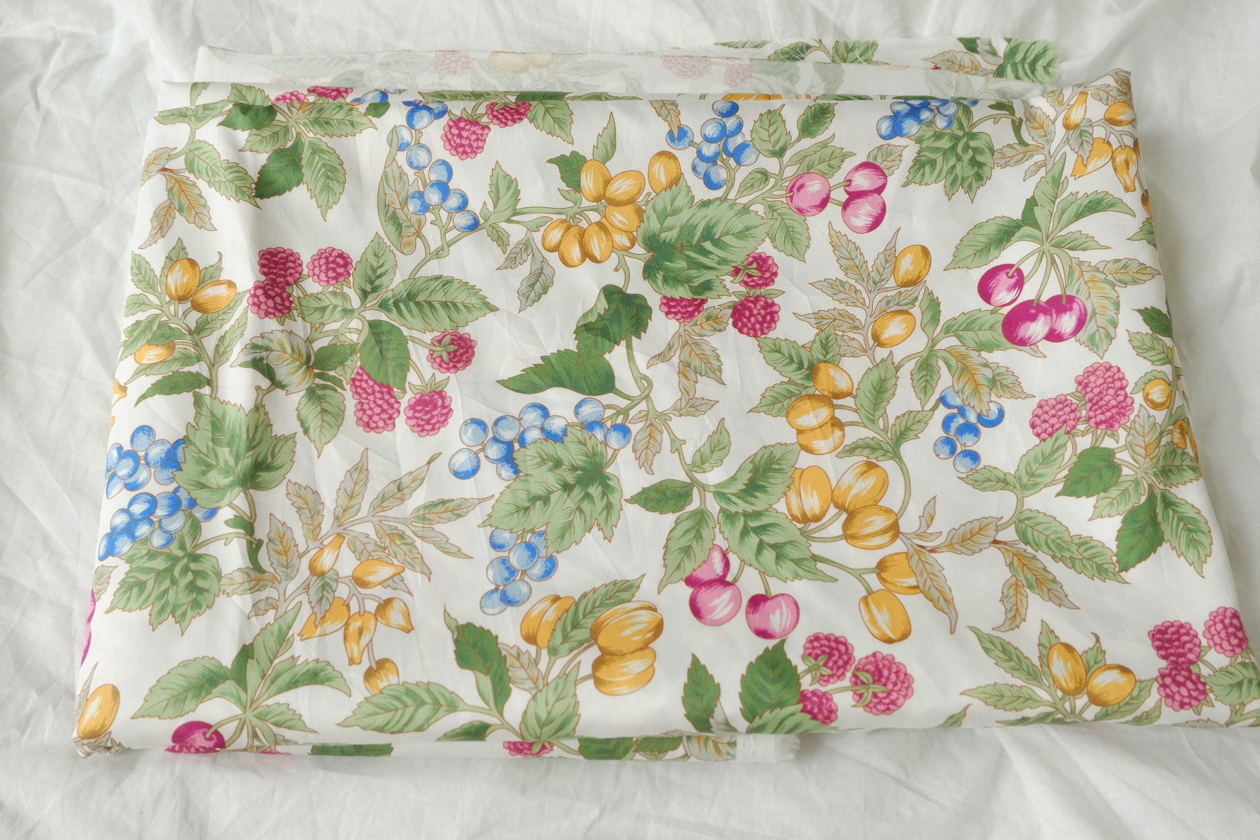 Vintage Orchard Cotton Sateen Fabric, Midweight 60s Cotton, 2.19 Yards