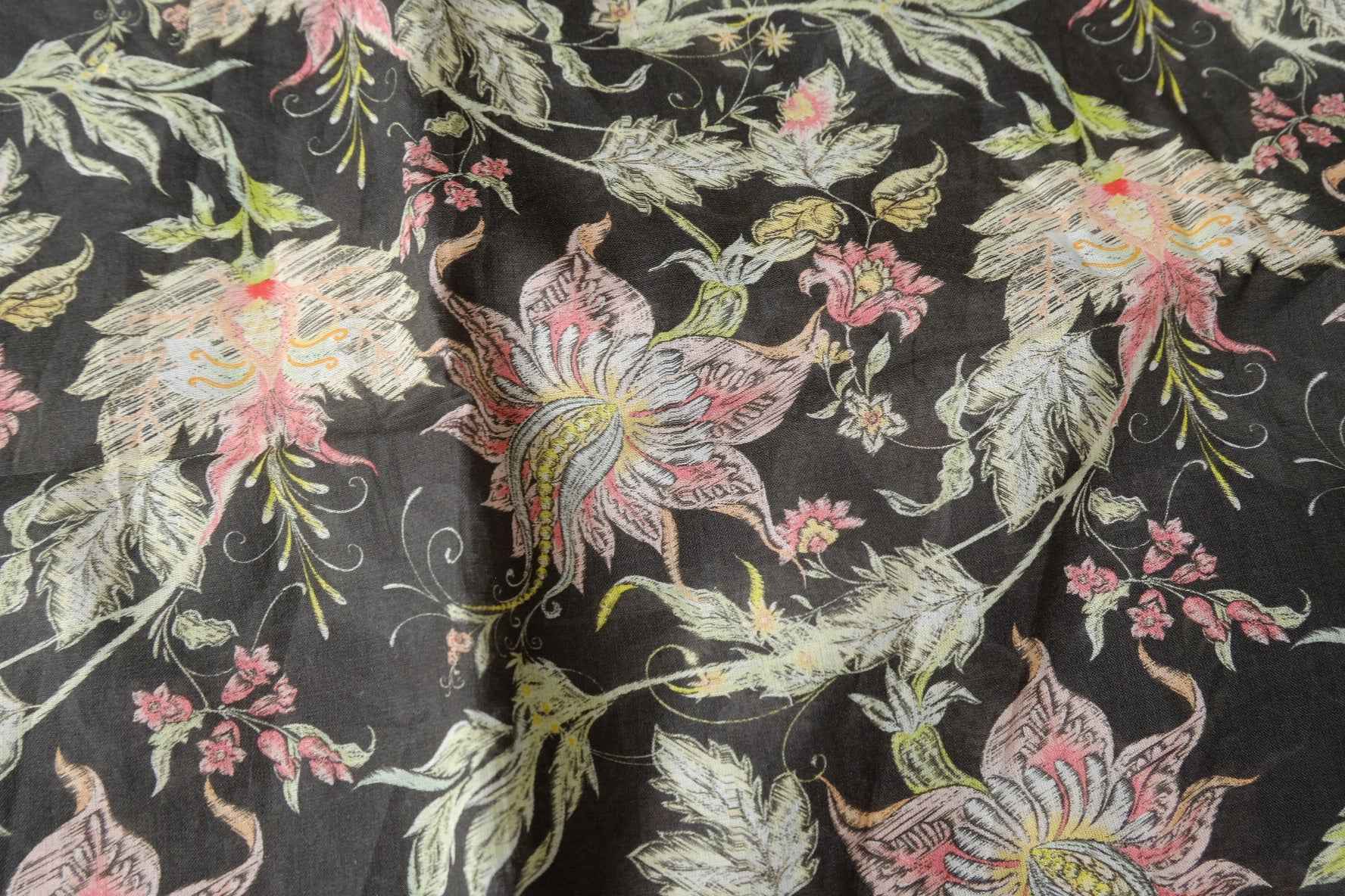 Inky Romantic Floral Cotton Poplin Fabric, Lightweight 80s Cotton, 3.28 Yards