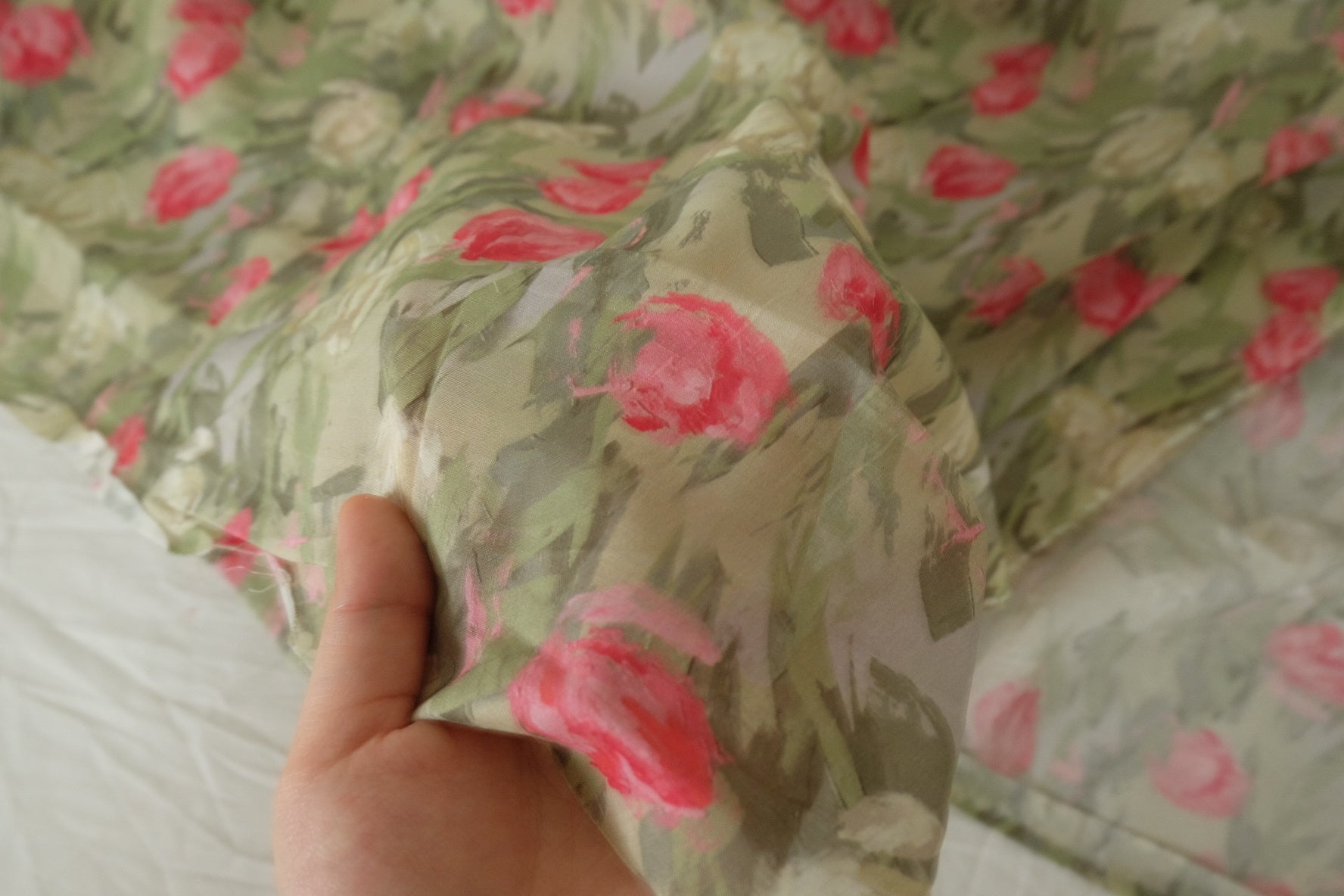 Painterly Tulip Cotton Fabric - 3.3 yd