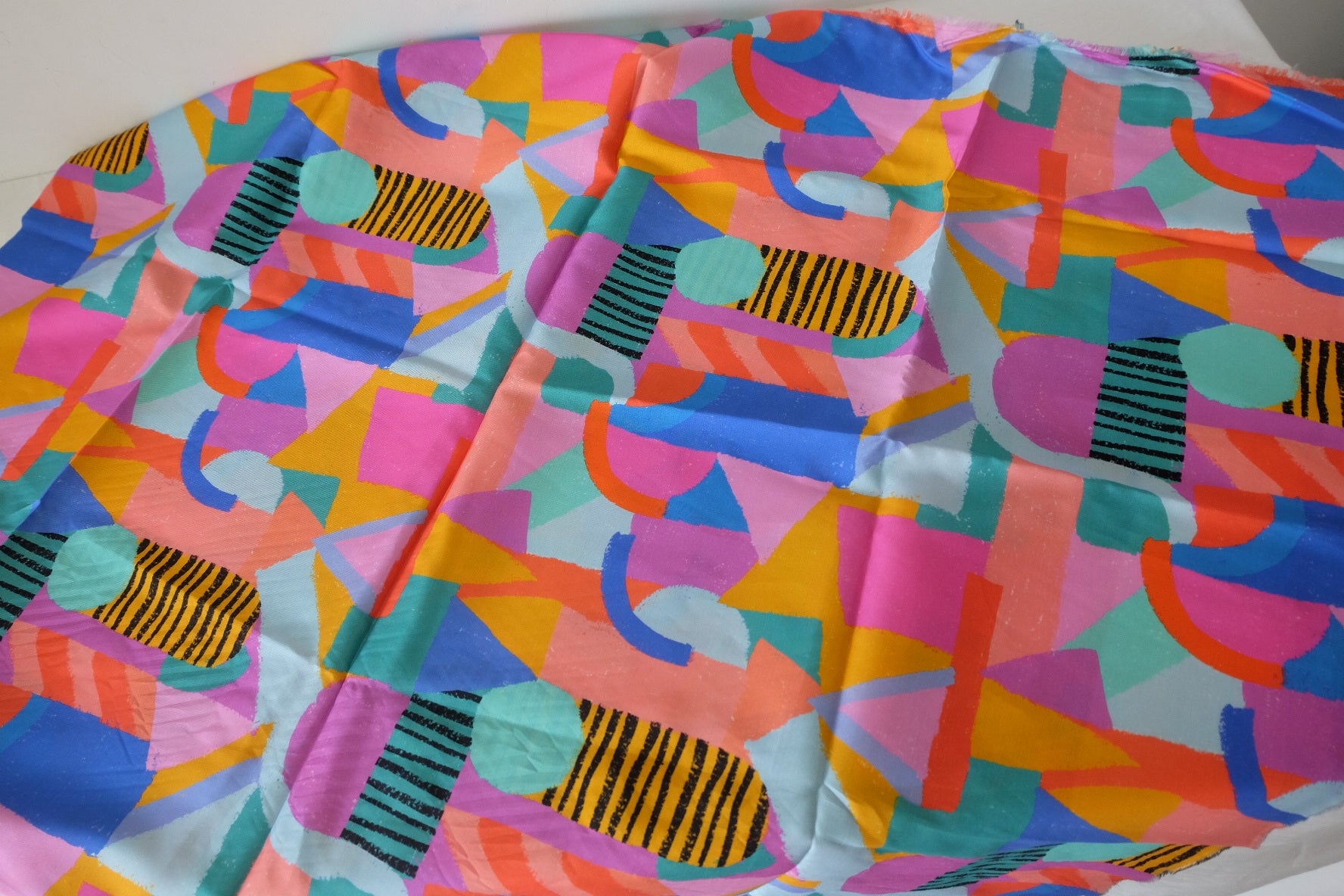 Bold Abstract Rayon Cotton Twill Fabric – 2 yd