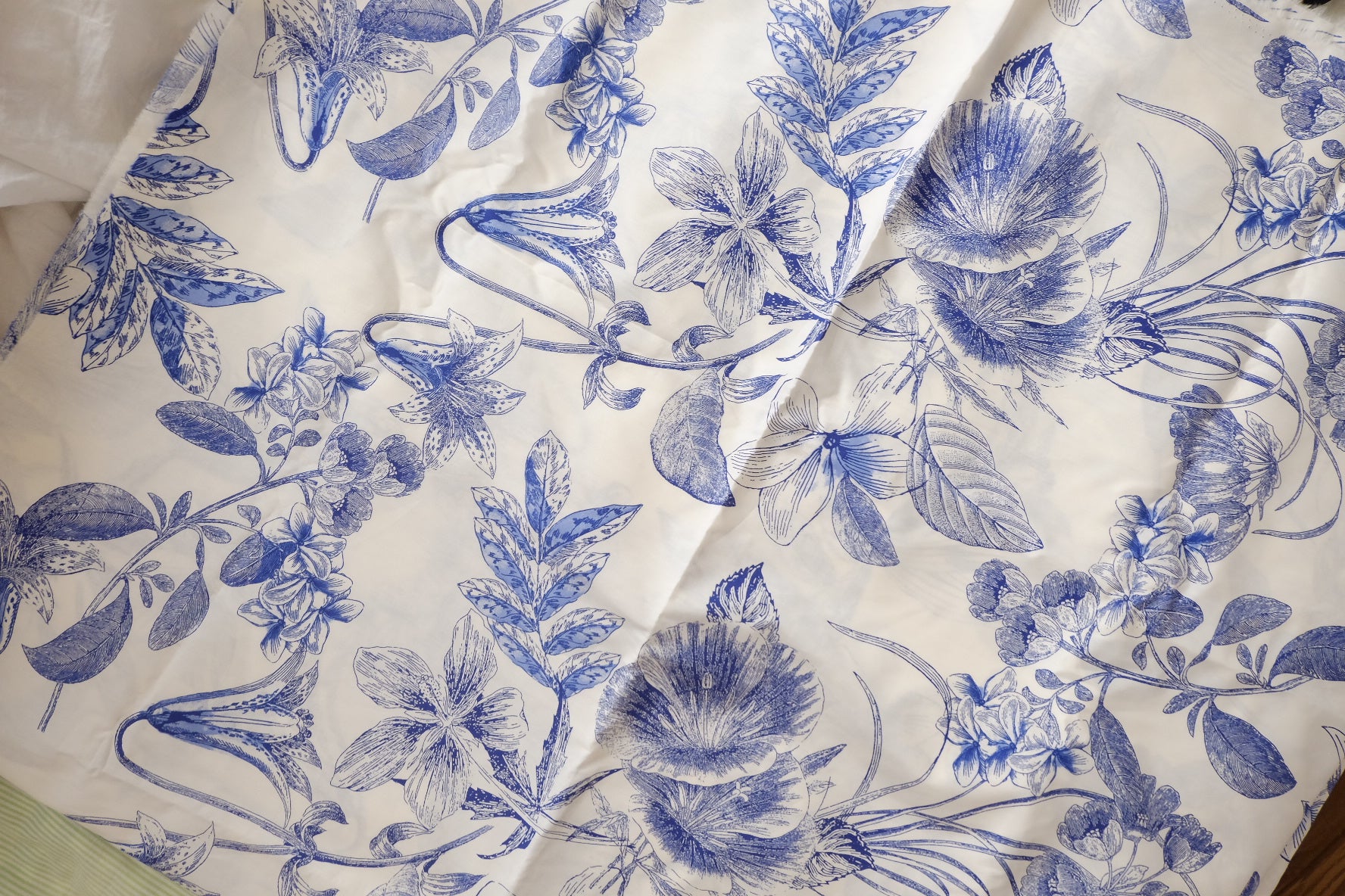 Blue Botanical Cotton Poplin Fabric, 3.28 Yards