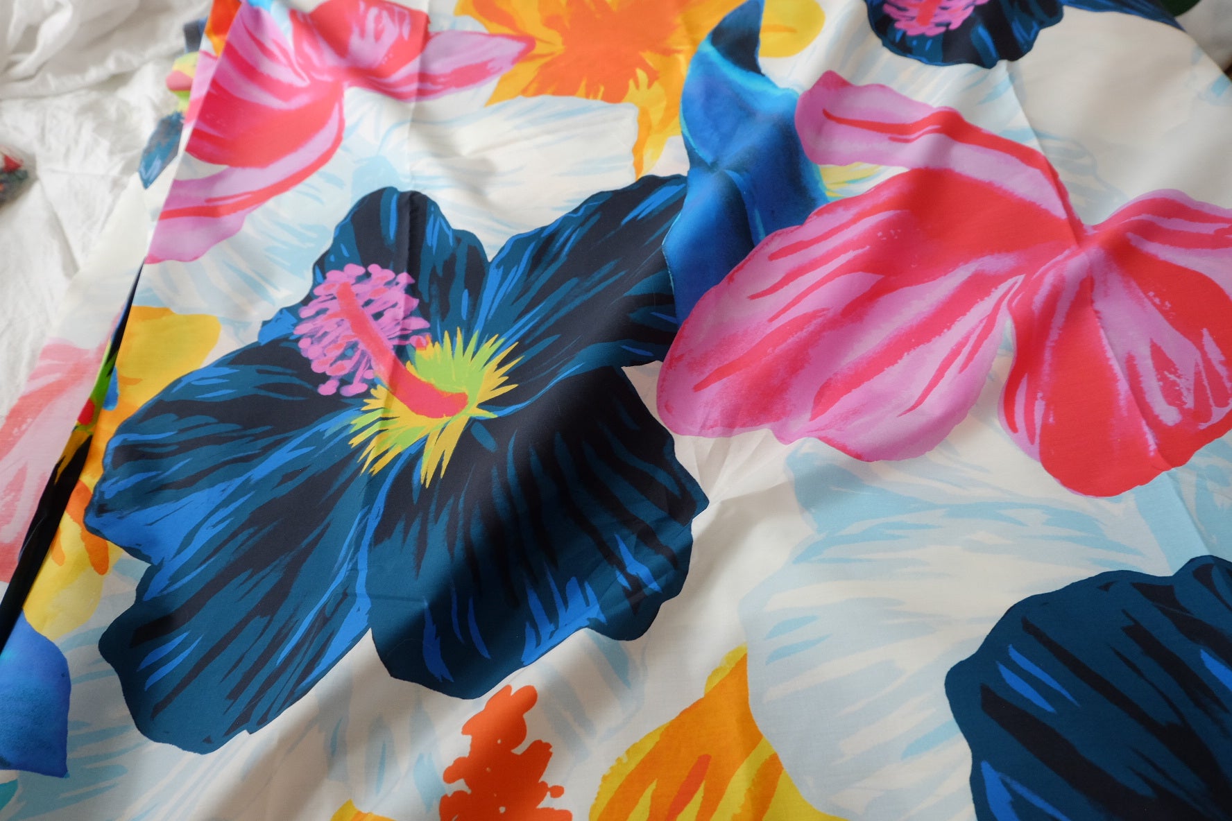Bold Tropical Floral Cotton Poplin Fabric — 2.2 yd