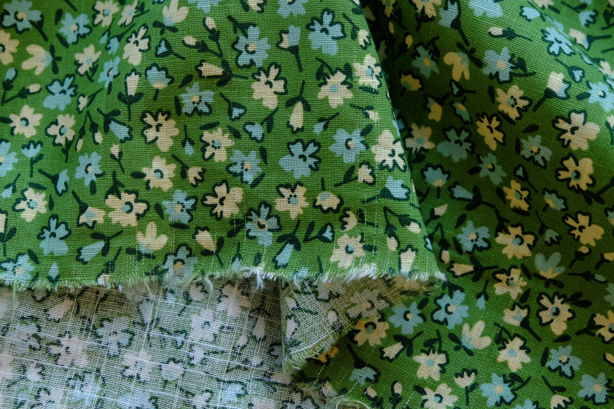 Meadow Green Ditsy Floral Cotton Linen Fabric – 2.19 yd