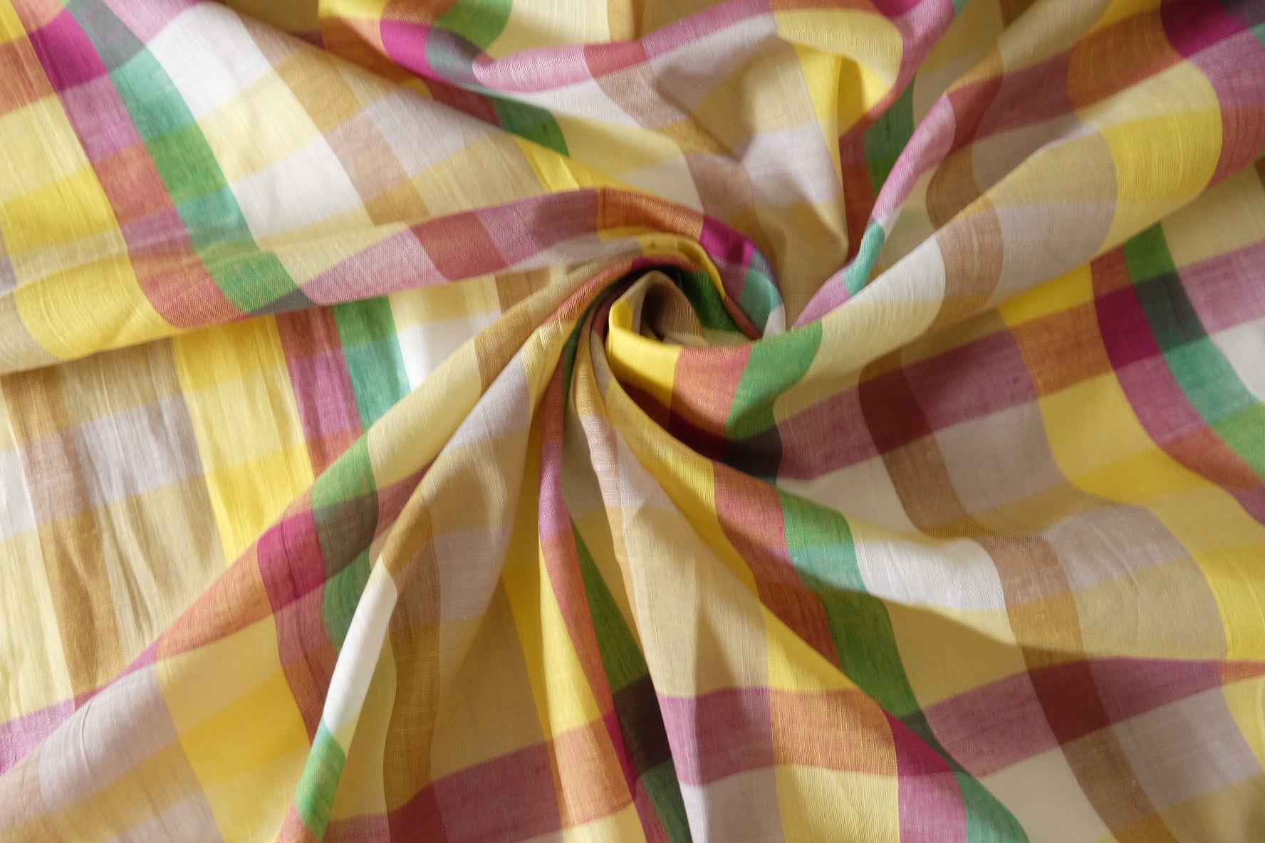 Sunny Yarn-Dyed Plaid Lightweight Cotton Fabric – 2.2 Yards