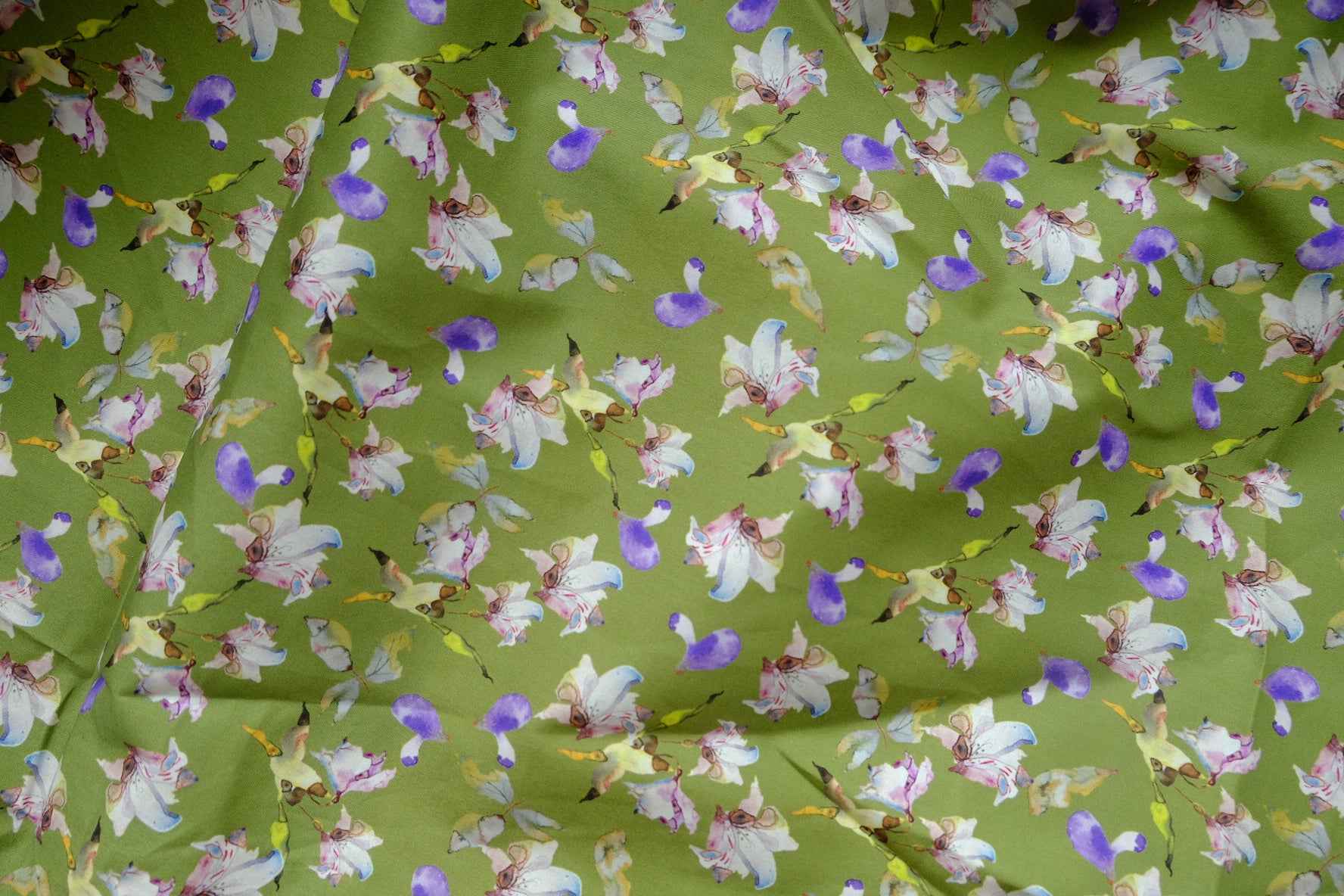 Hummingbird Floral Cotton Lawn Fabric - 2.7 yd