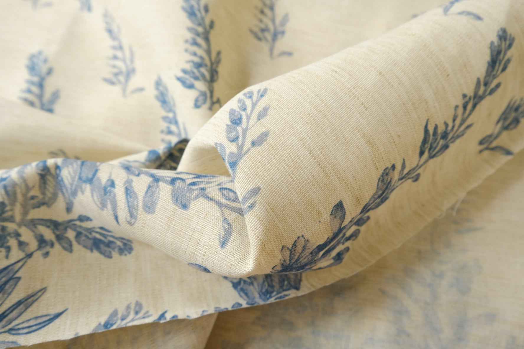 Blue Border Print Linen Blend Fabric, Structured Suiting Weight, 1.64 Yards