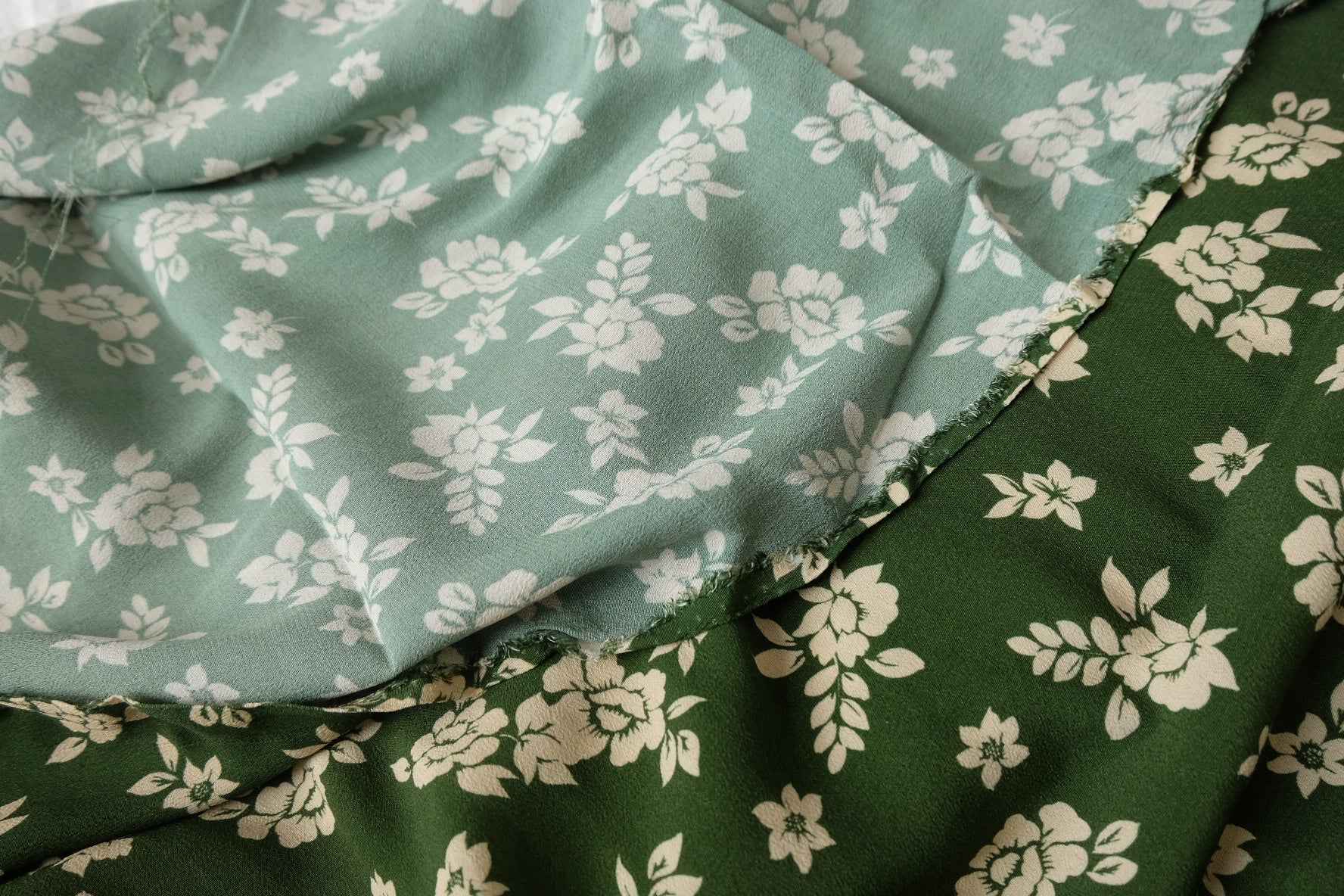 Green Floral Rayon Linen-Blend Fabric - 2.19 yd