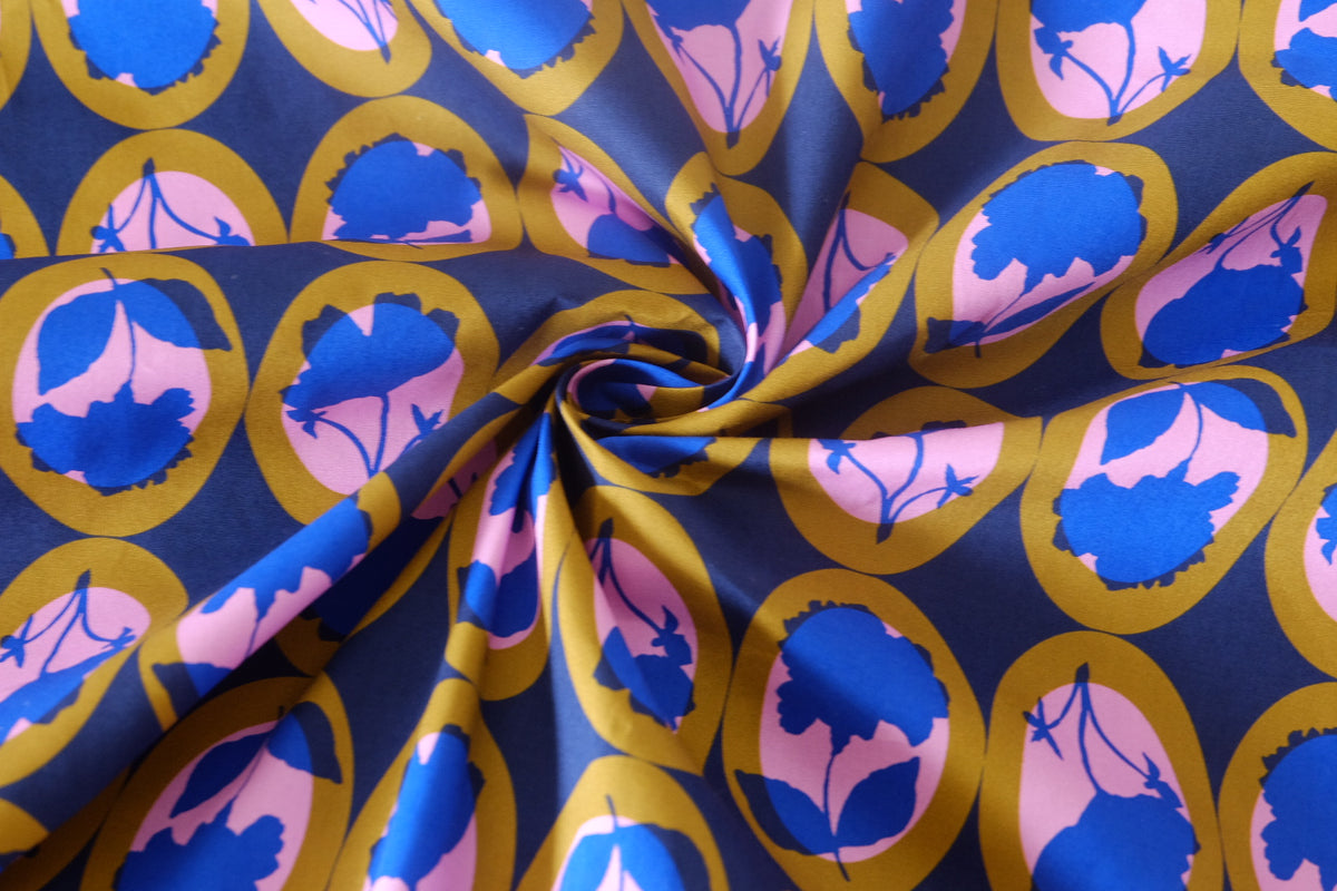 Cobalt Cameo Floral Fine Cotton – 2.2 yd