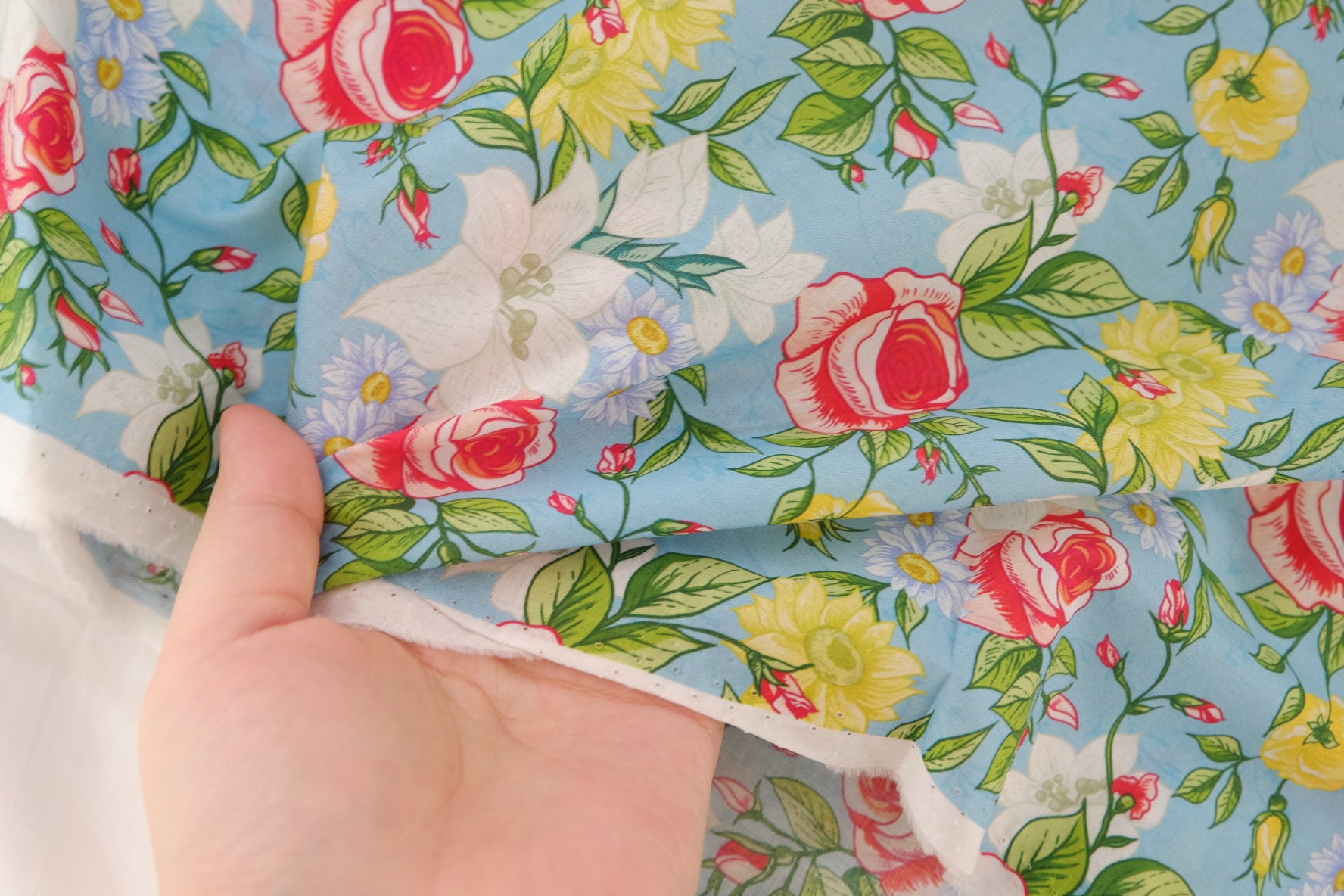 Blue Rose Garden Cotton Lawn – 2.1 yd