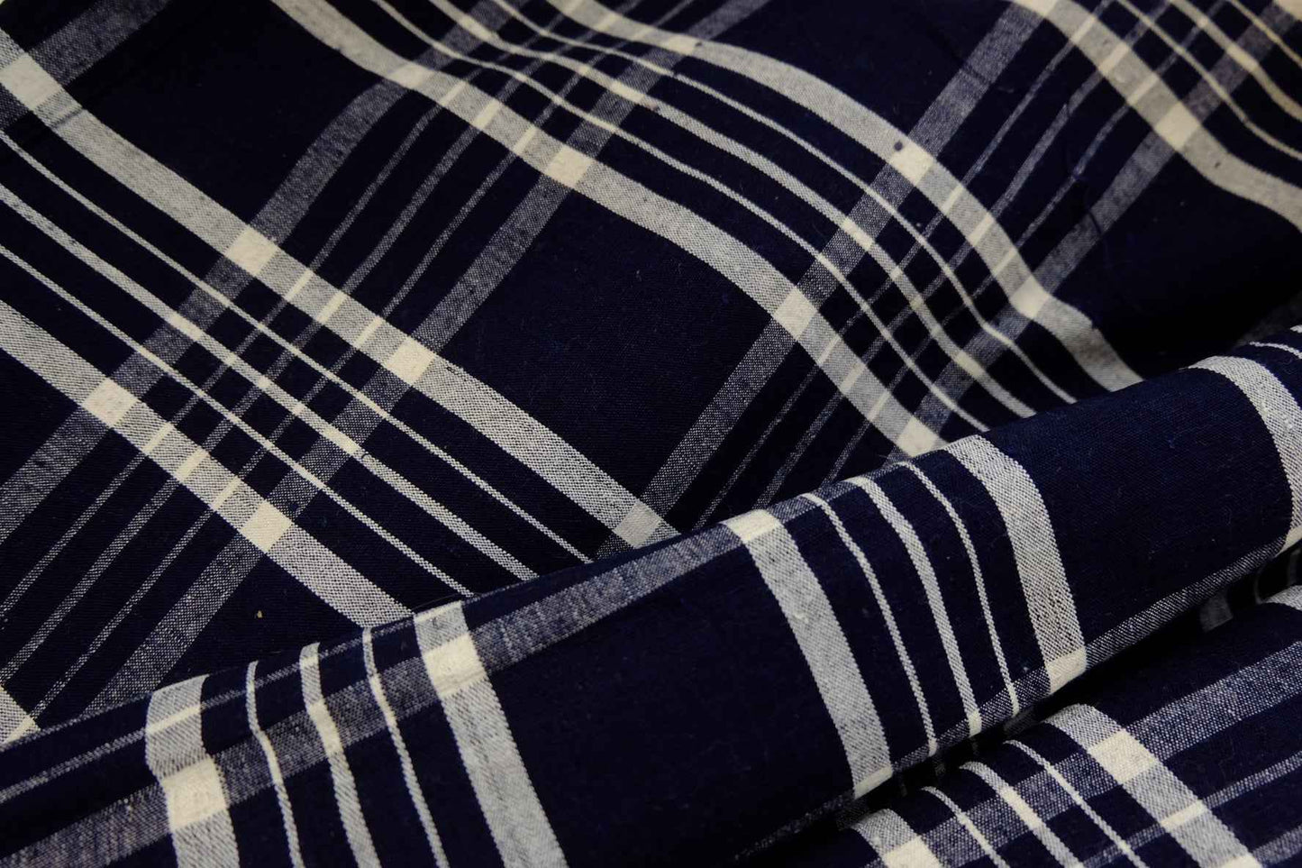 A002 Northern Graph: Black & White Check Tǔbù - 58.5cm Width - BUBBO