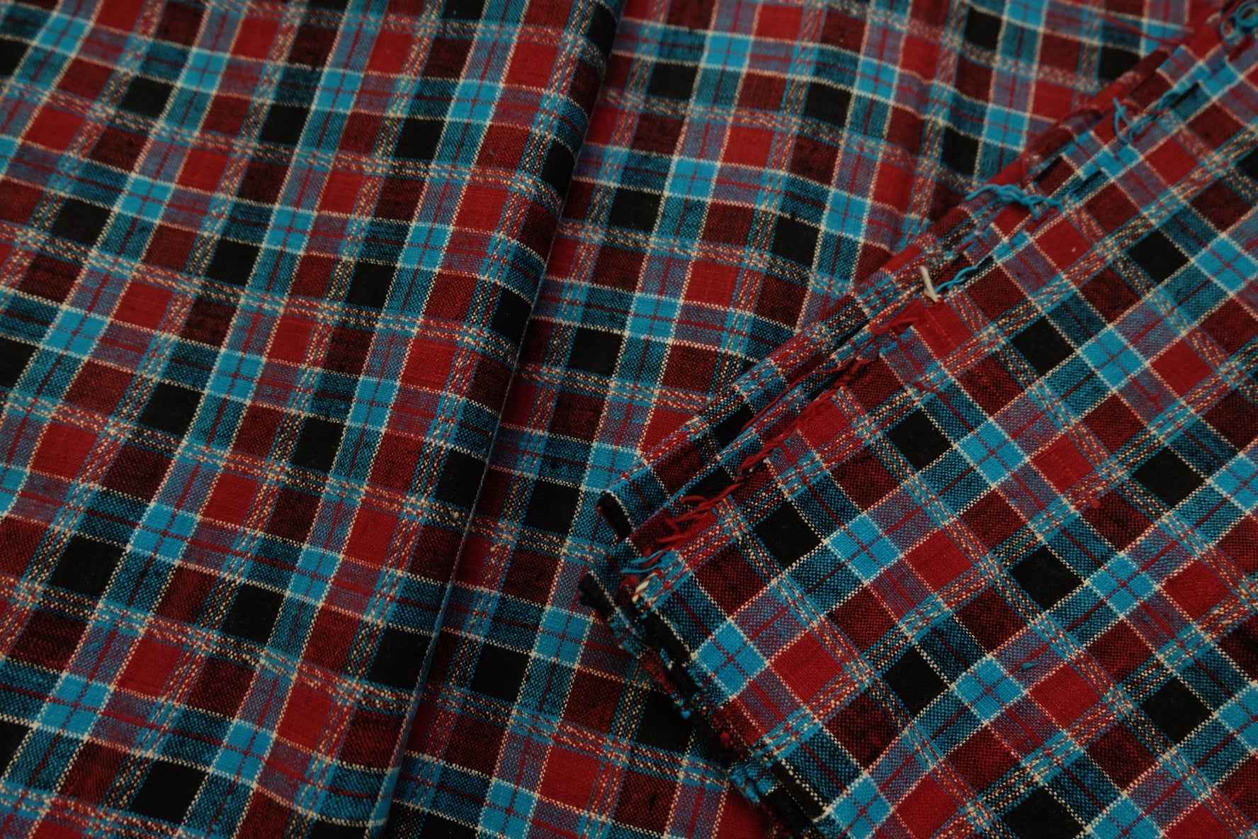 A006 Sky Grid: Northern Tǔbù in Scarlet & Azure - 51cm Width - BUBBO