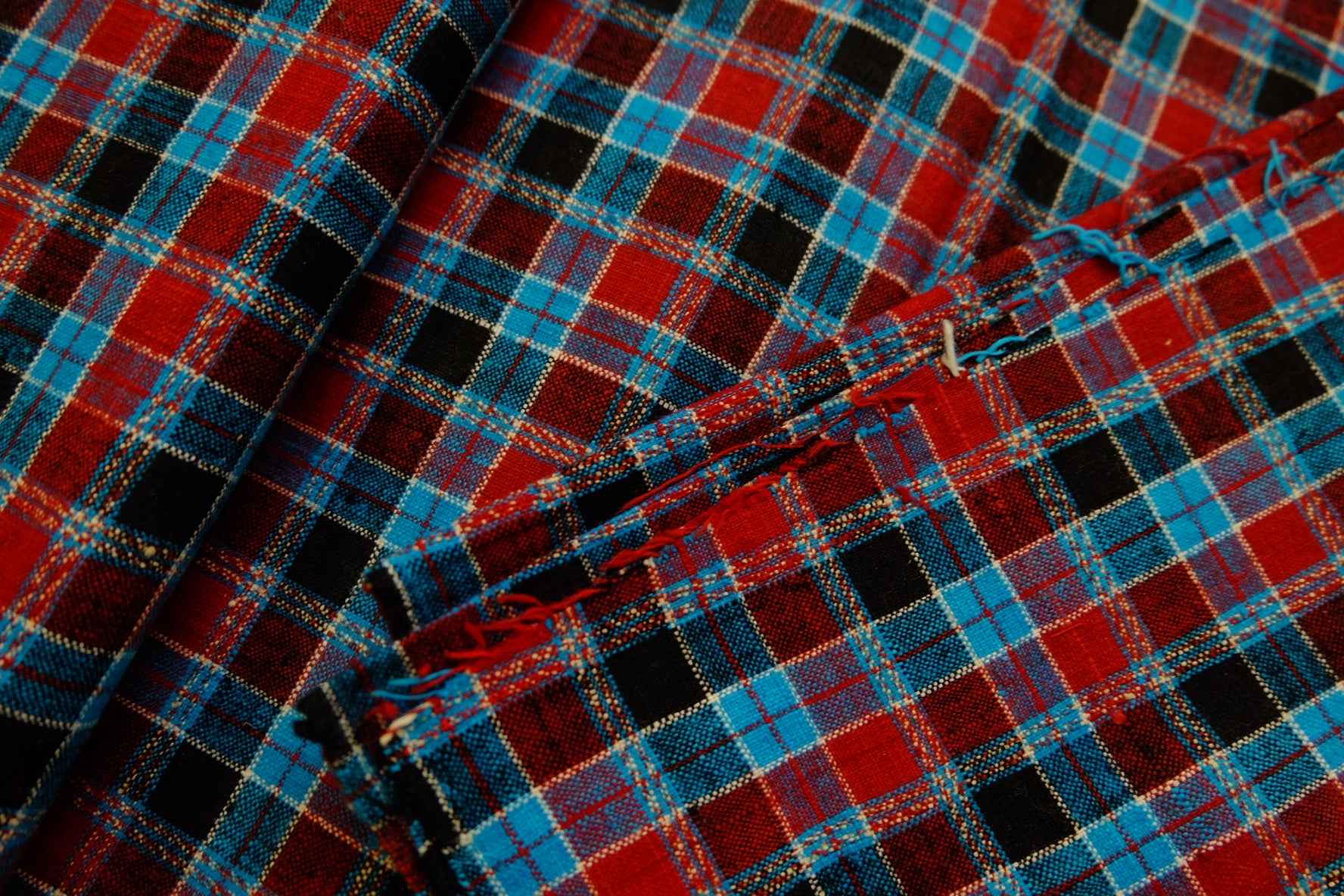 A006 Sky Grid: Northern Tǔbù in Scarlet & Azure - 51cm Width - BUBBO