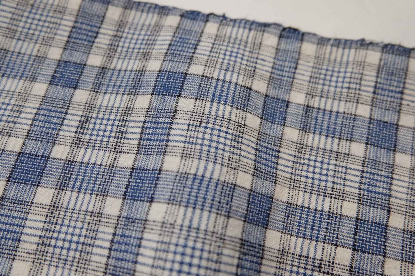 A013 Southern Heirloom: White & Blue Check Tǔbù - 30cm Width | With Handloom "Shuttle Star" - BUBBO