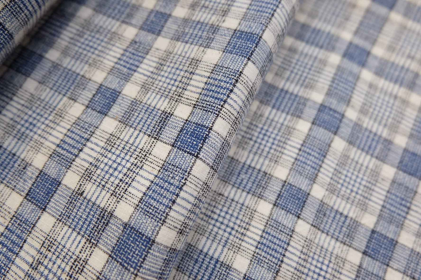 A013 Southern Heirloom: White & Blue Check Tǔbù - 30cm Width | With Handloom "Shuttle Star" - BUBBO