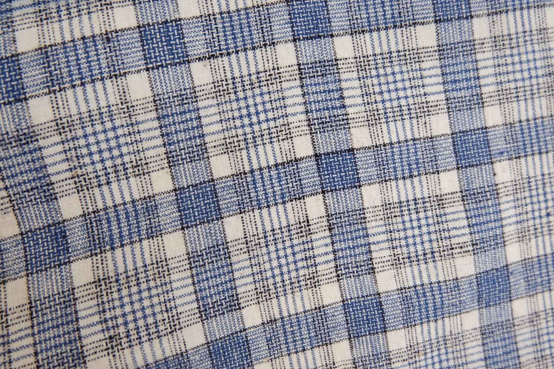 A013 Southern Heirloom: White & Blue Check Tǔbù - 30cm Width | With Handloom "Shuttle Star" - BUBBO