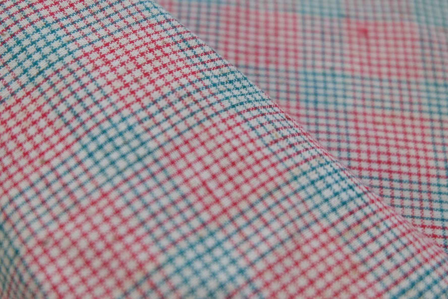 A015 Southern Windmill Check: White Tǔbù with Red & Green Pinstripes - 37cm Width | Ready to Use - BUBBO