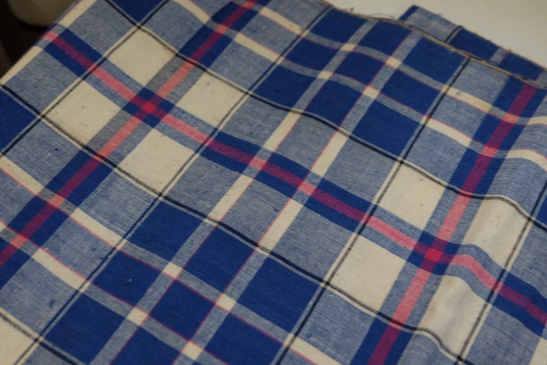 A021 Azure Grid: White Tǔbù with Blue Check & Red Accents - 35.5cm Width - BUBBO