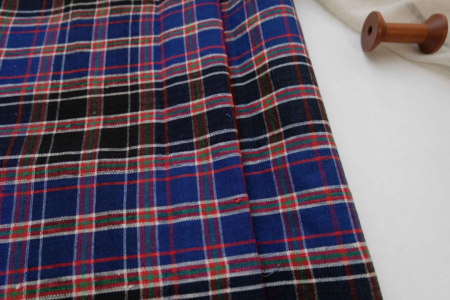 A024 Northern Grid: Black Tǔbù with Red & Blue Check Tǔbù - 47cm Width | Final 2 Meters - BUBBO